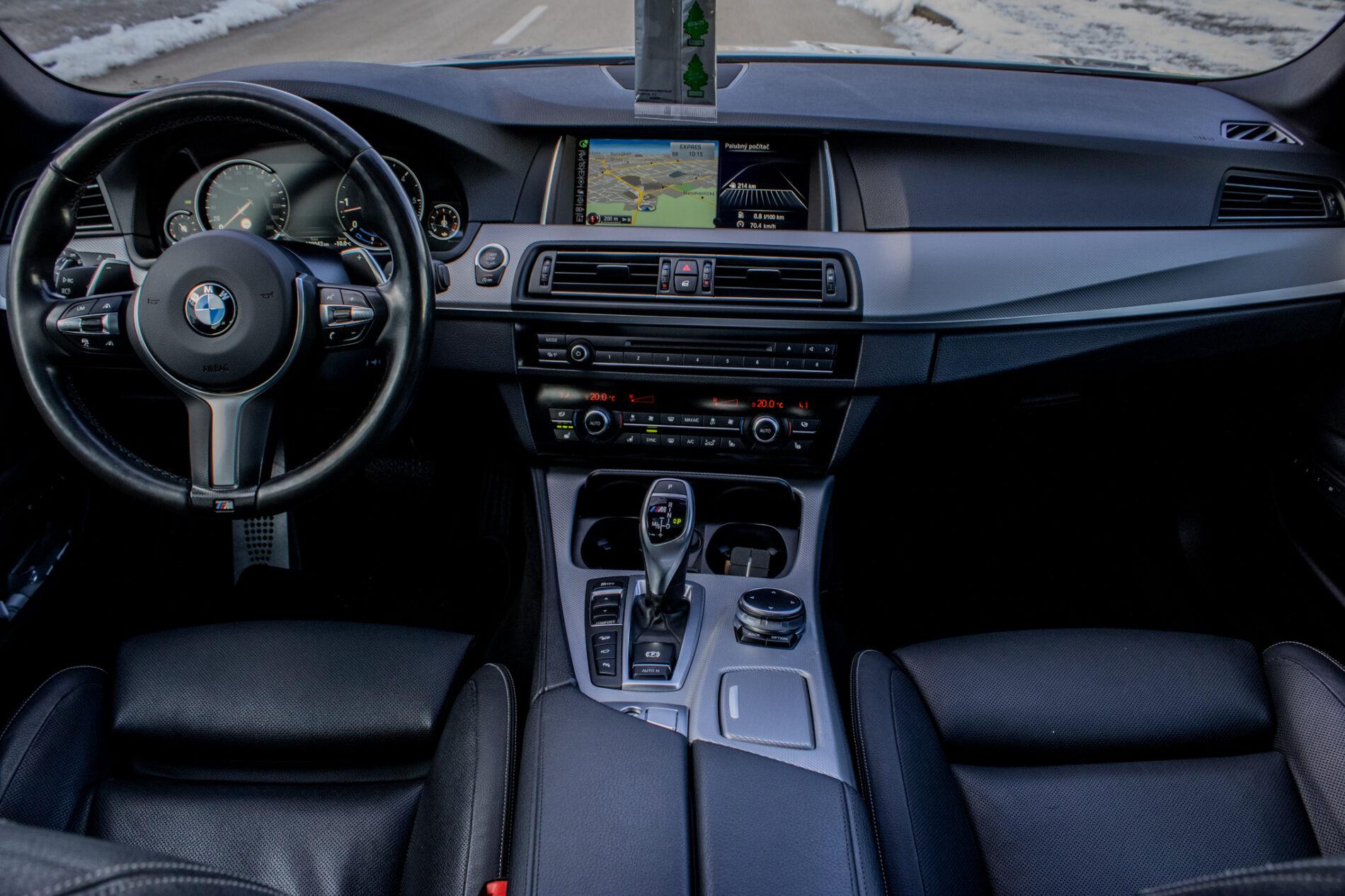 2015 BMW M550d, strieborná sedan, 198 043 km