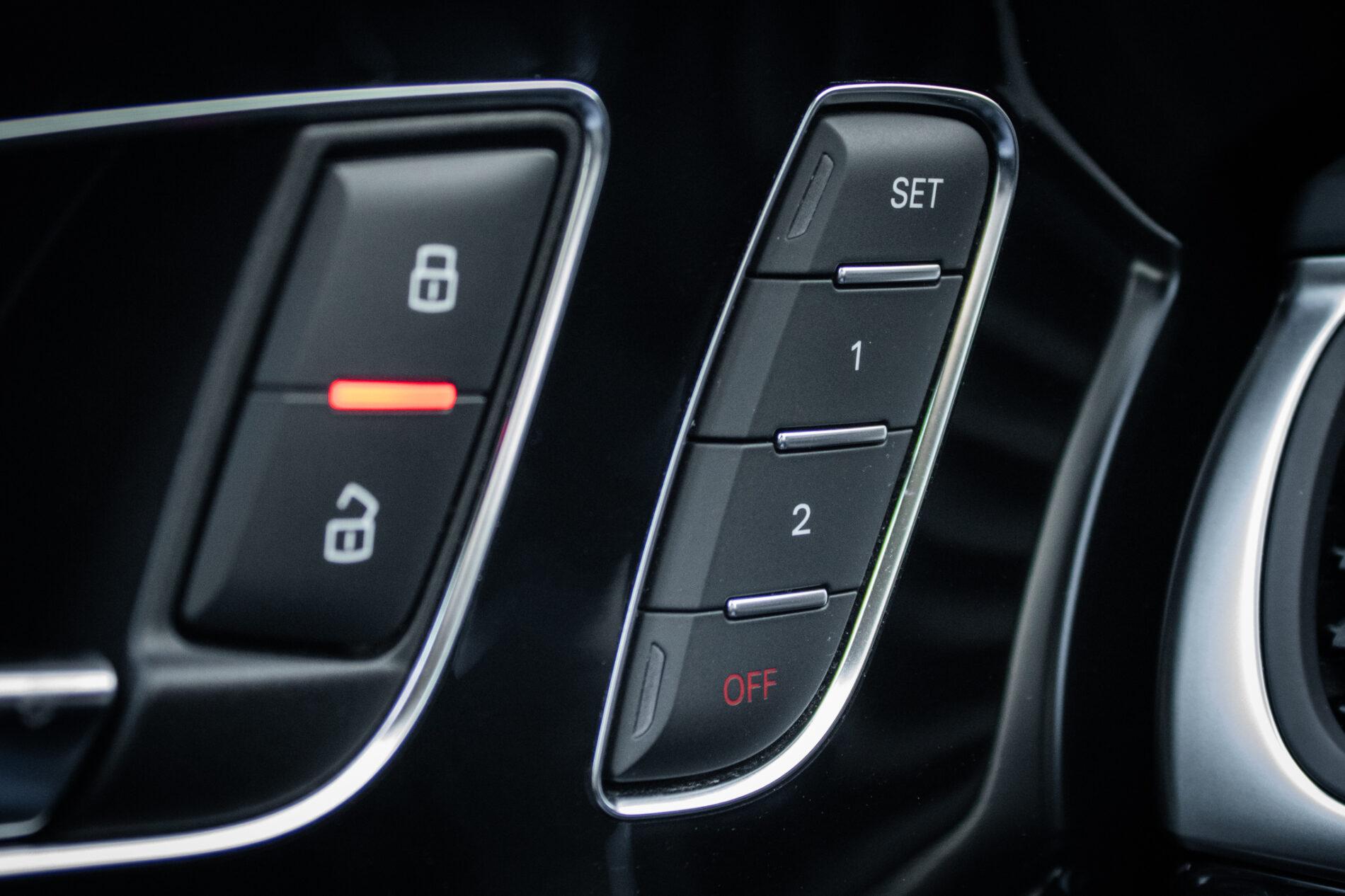 2018 AUDI A6, sivá sedan, 142 454 km