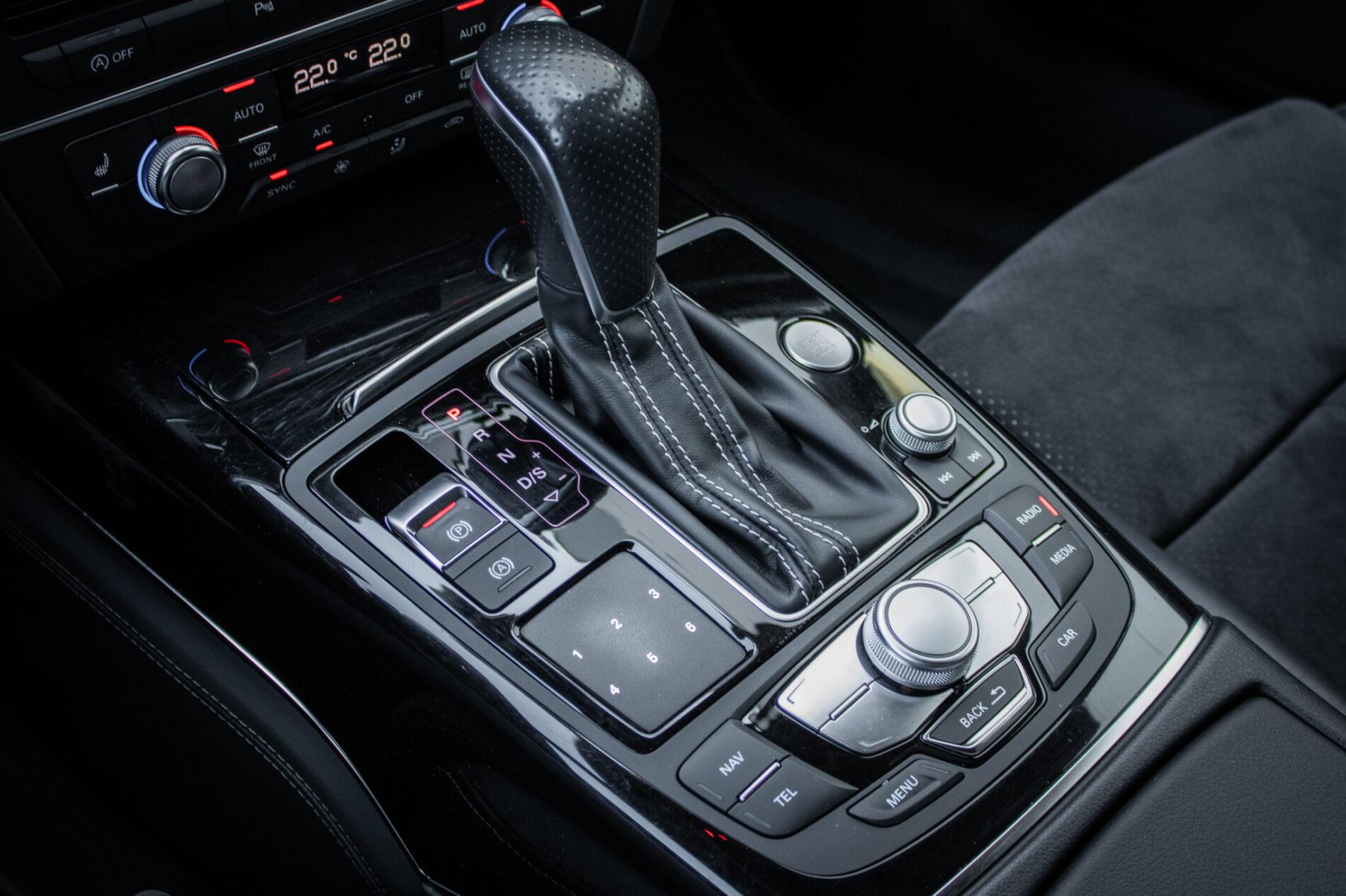 2018 AUDI A6, sivá sedan, 142 454 km