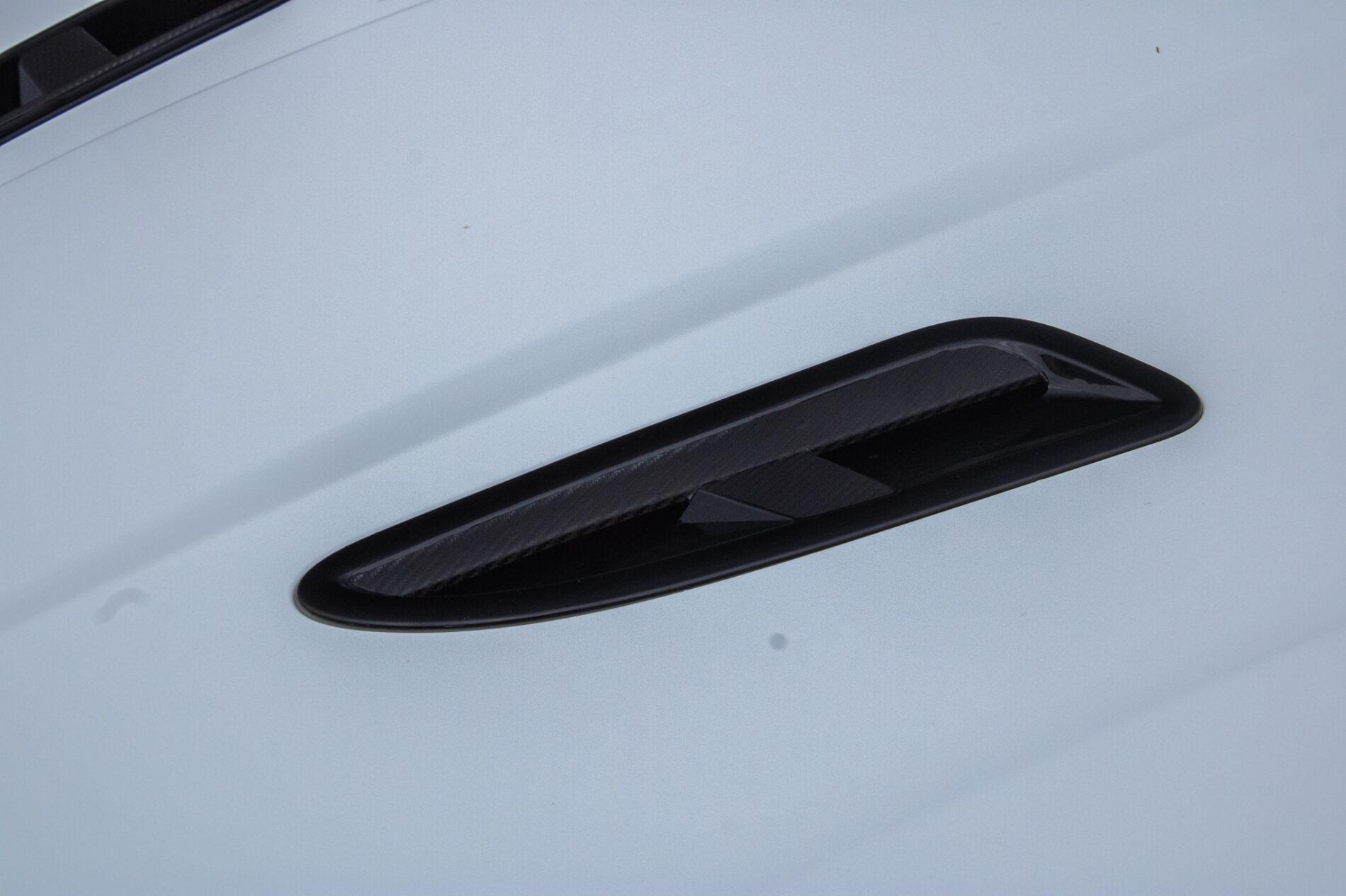 2010 Jaguar XKR, biela kupé, 126 966 km