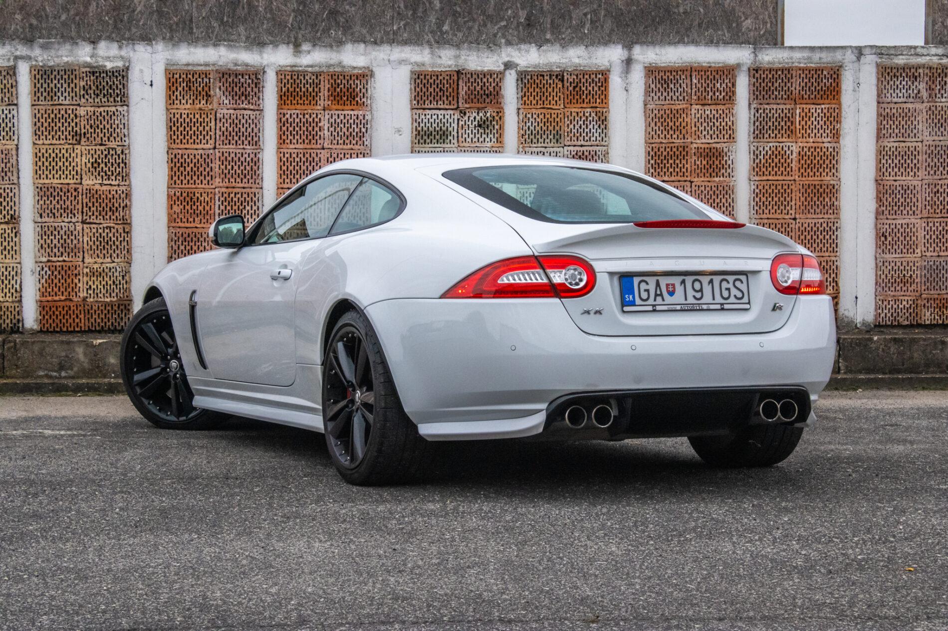 2010 Jaguar XKR, biela kupé, 126 966 km