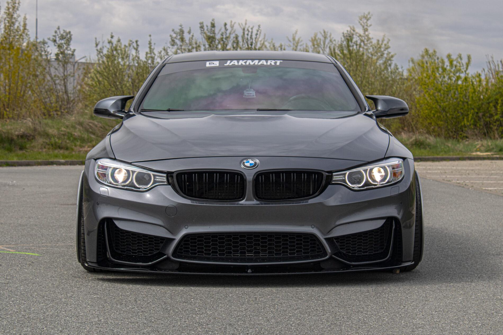 2015 BMW M4, sivá kupé, 117 755 km