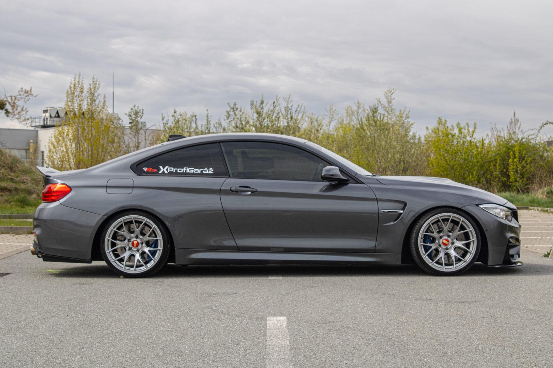 2015 BMW M4, sivá kupé, 117 755 km