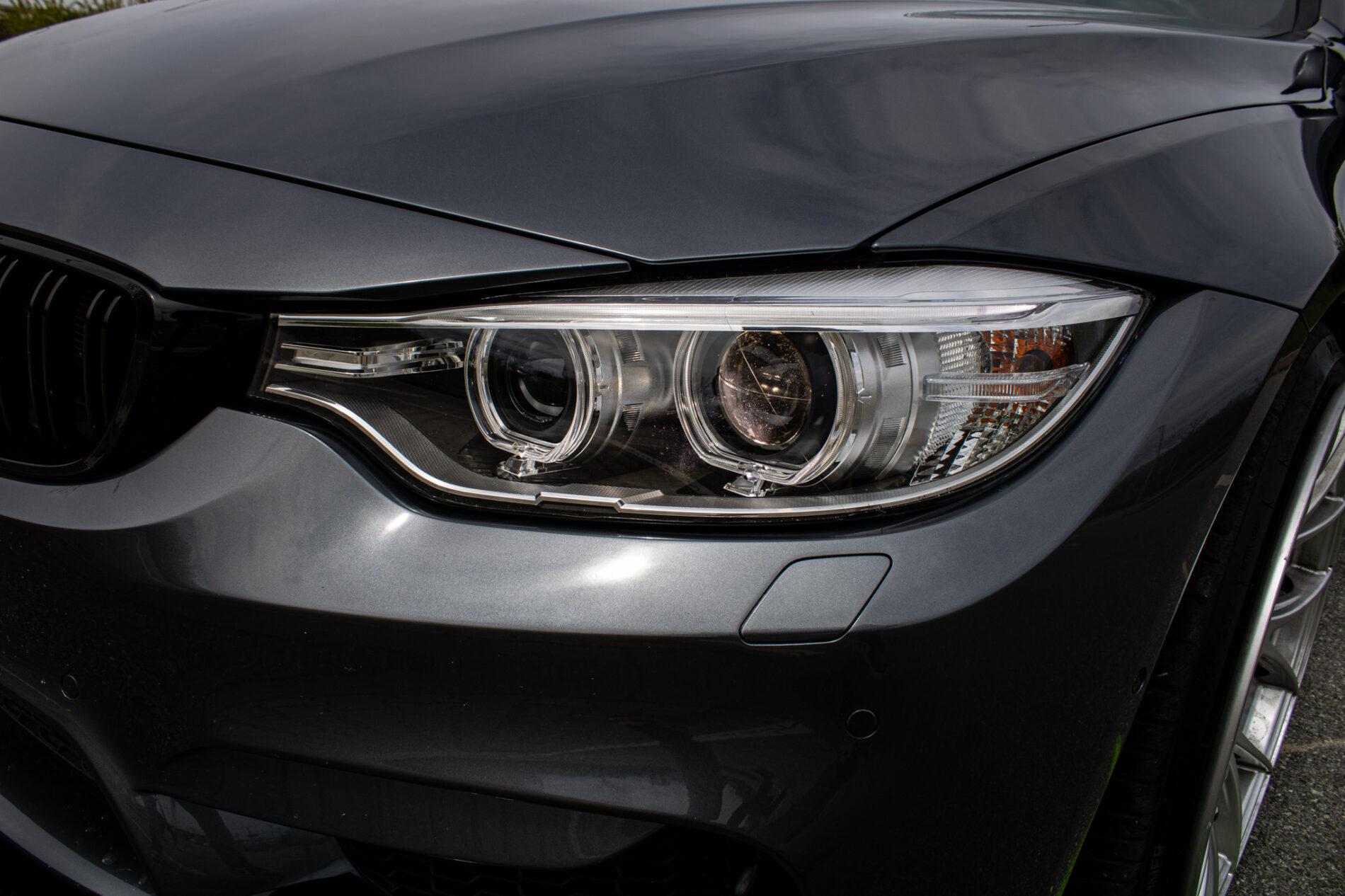 2015 BMW M4, sivá kupé, 117 755 km