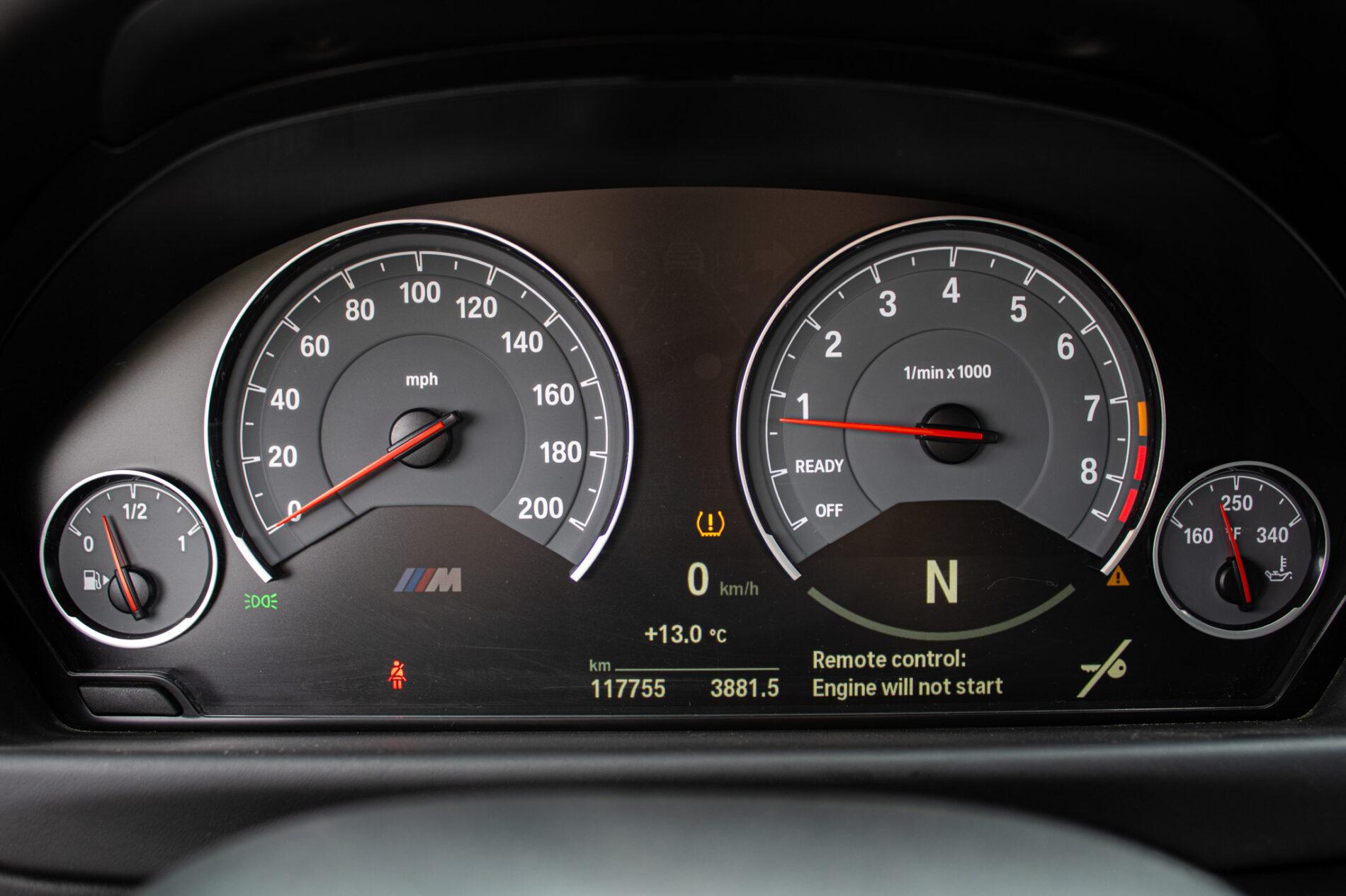 2015 BMW M4, sivá kupé, 117 755 km