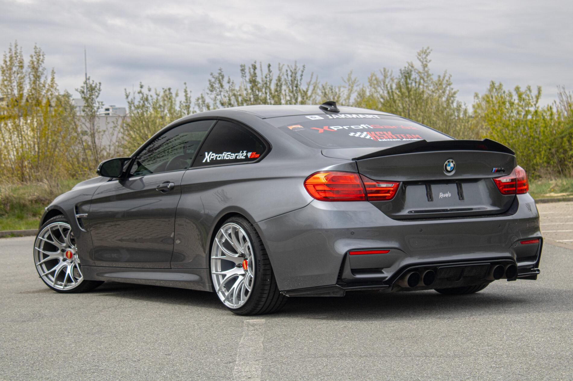 2015 BMW M4, sivá kupé, 117 755 km