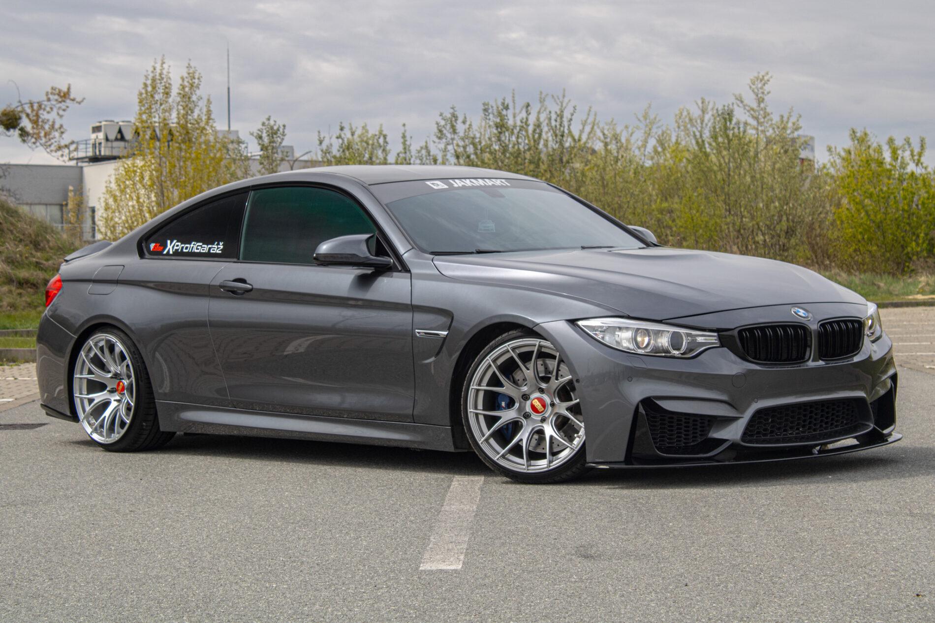2015 BMW M4, sivá kupé, 117 755 km