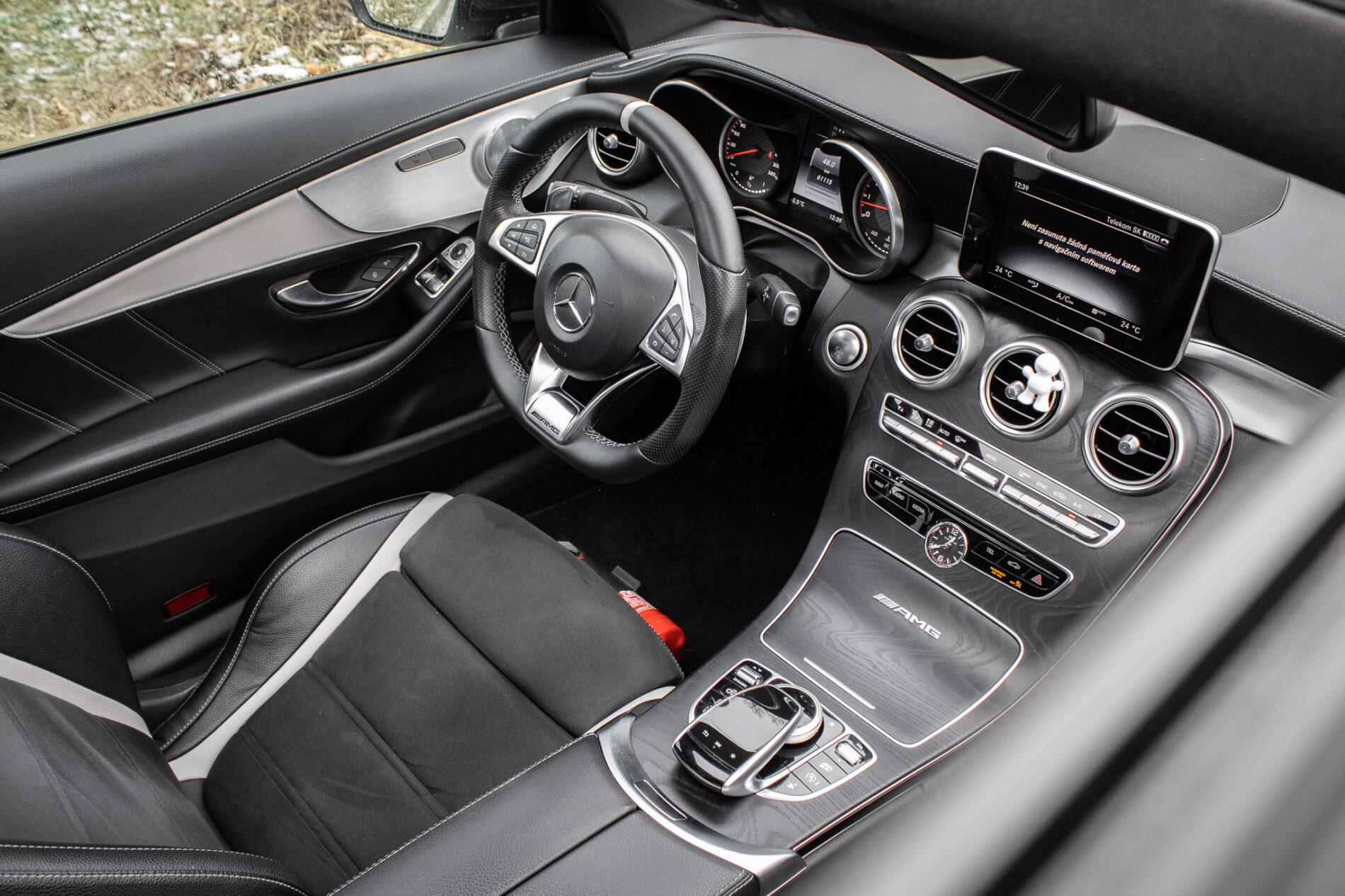 2016 Mercedes-Benz C 63 AMG S, biela kupé, 61 115 km
