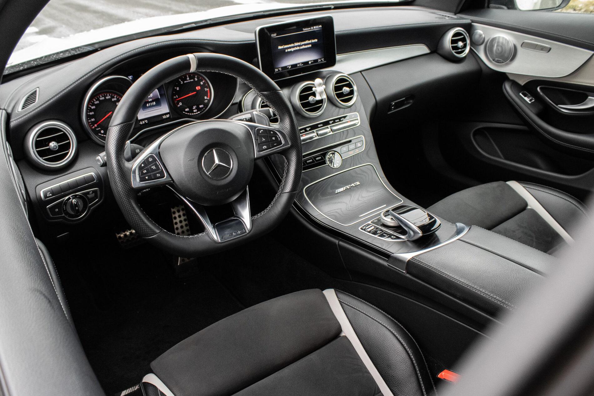 2016 Mercedes-Benz C 63 AMG S, biela kupé, 61 115 km