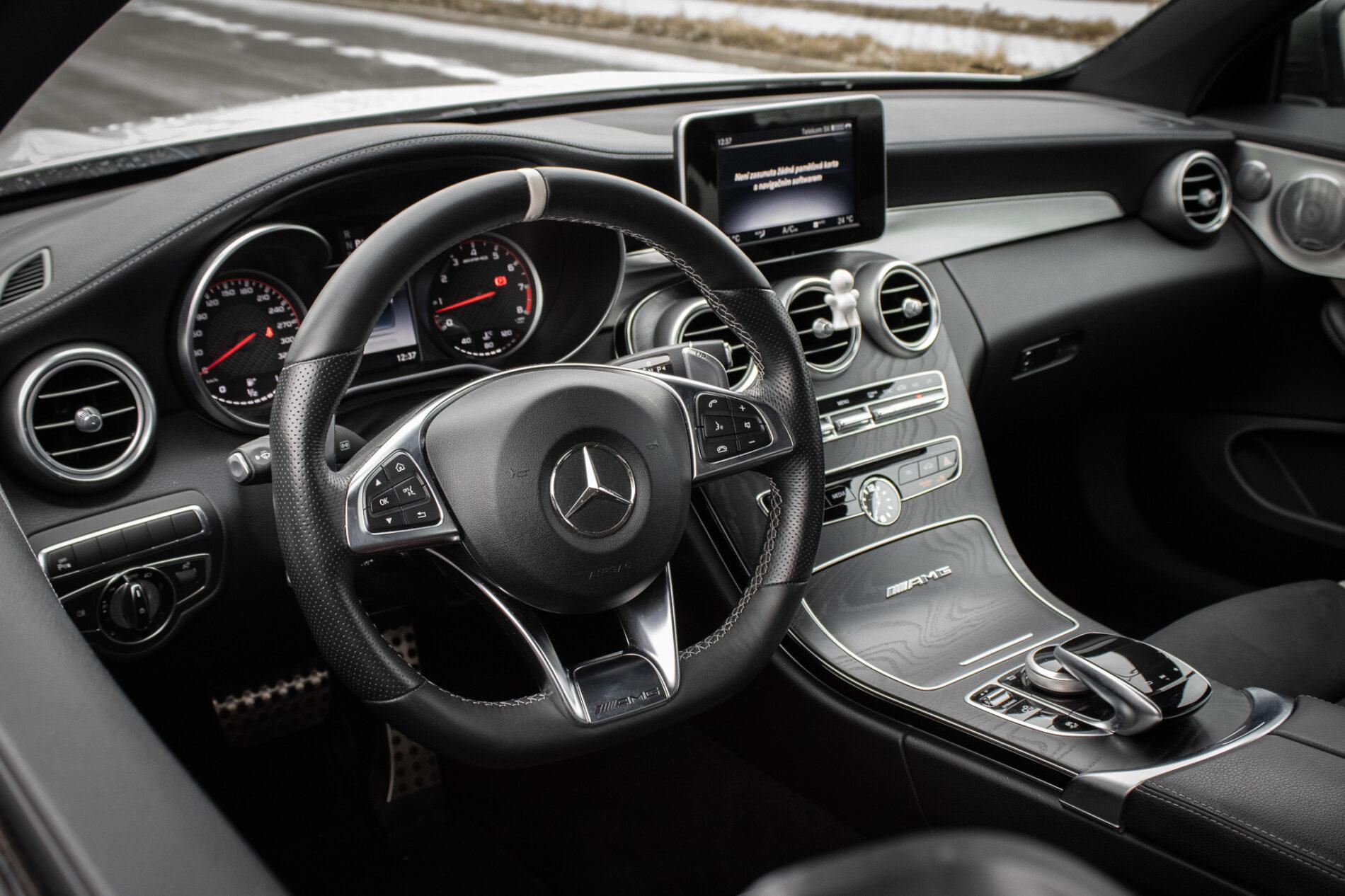 2016 Mercedes-Benz C 63 AMG S, biela kupé, 61 115 km