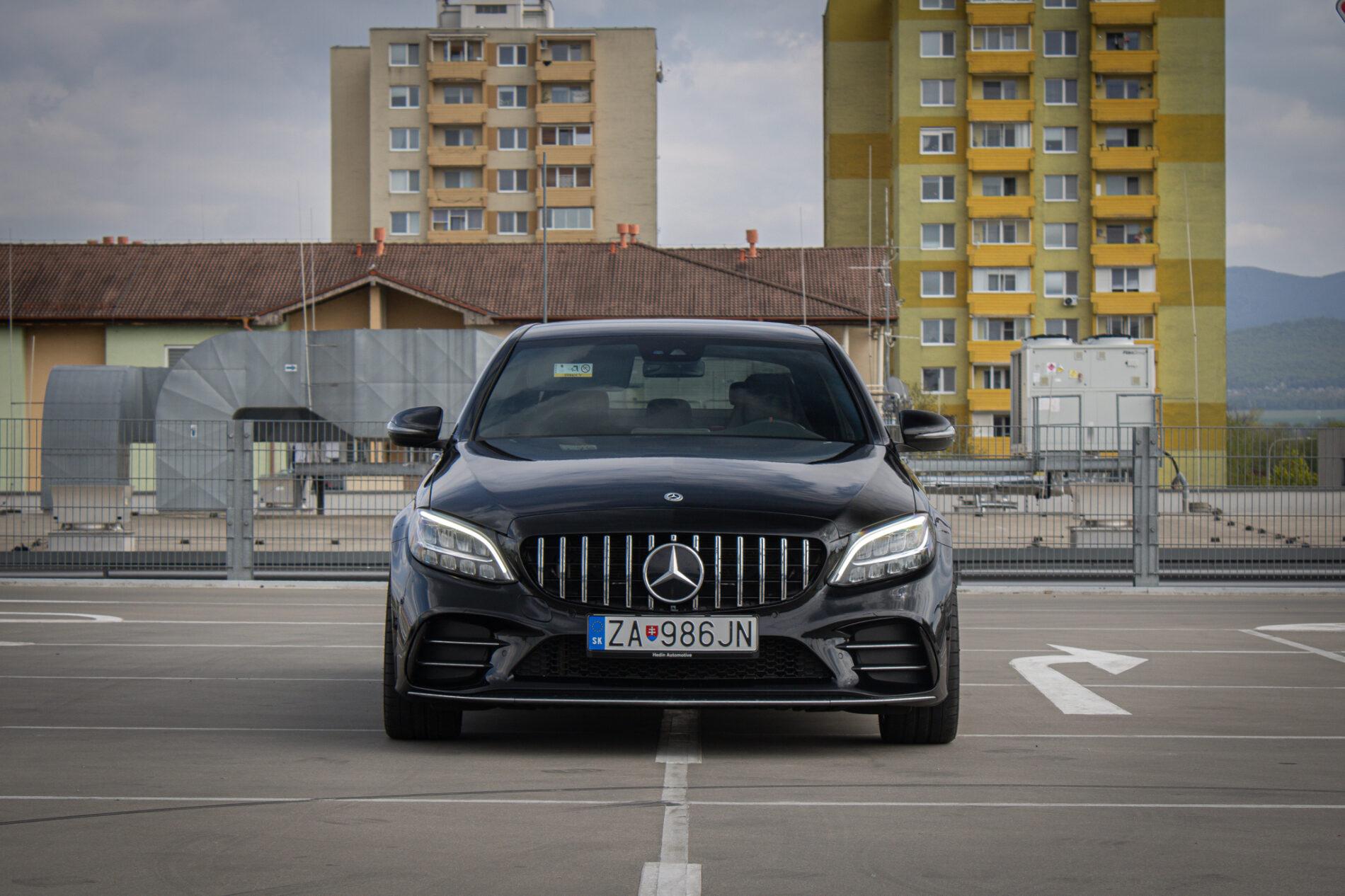 2019 Mercedes-Benz C 43 AMG, čierna sedan, 122 074 km