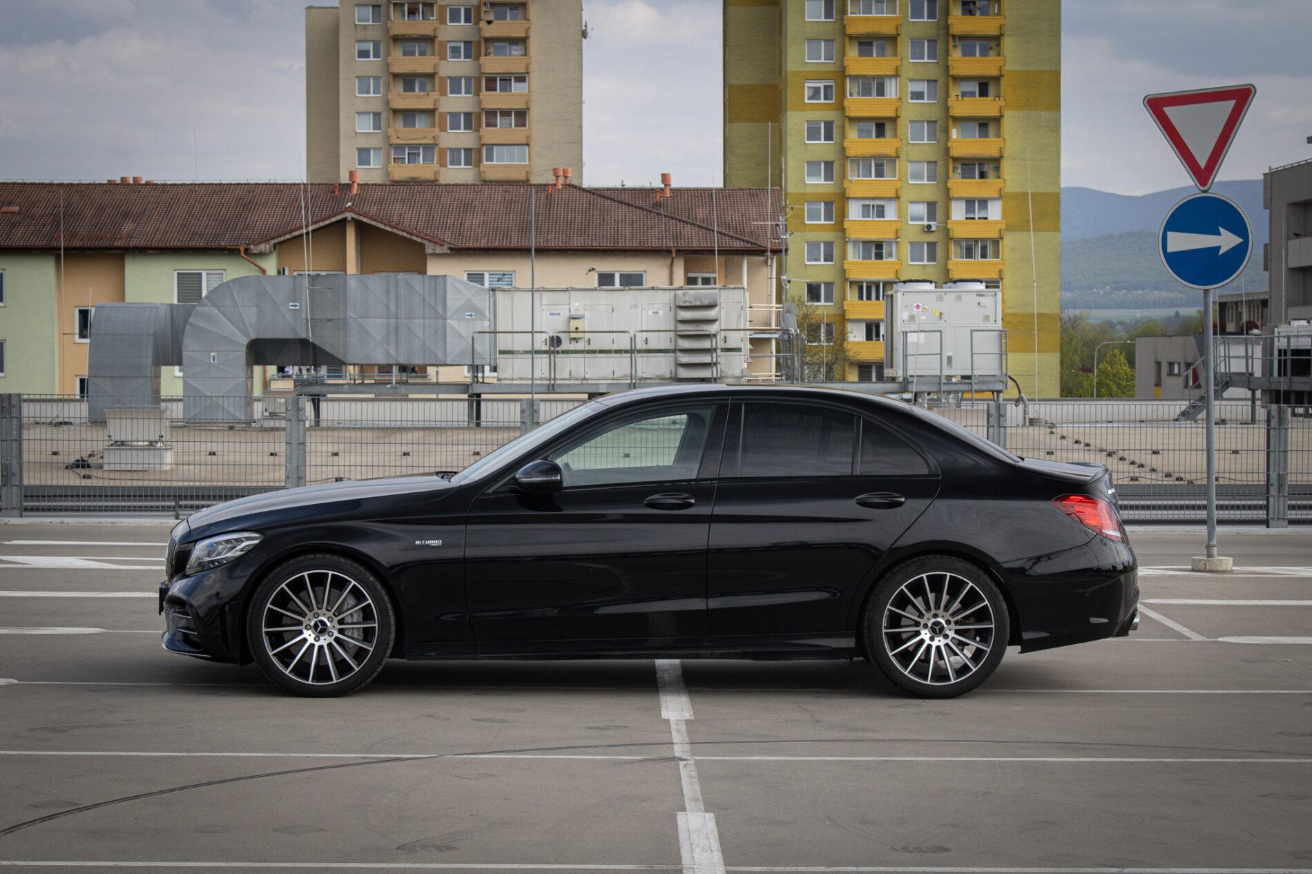 2019 Mercedes-Benz C 43 AMG, čierna sedan, 122 074 km