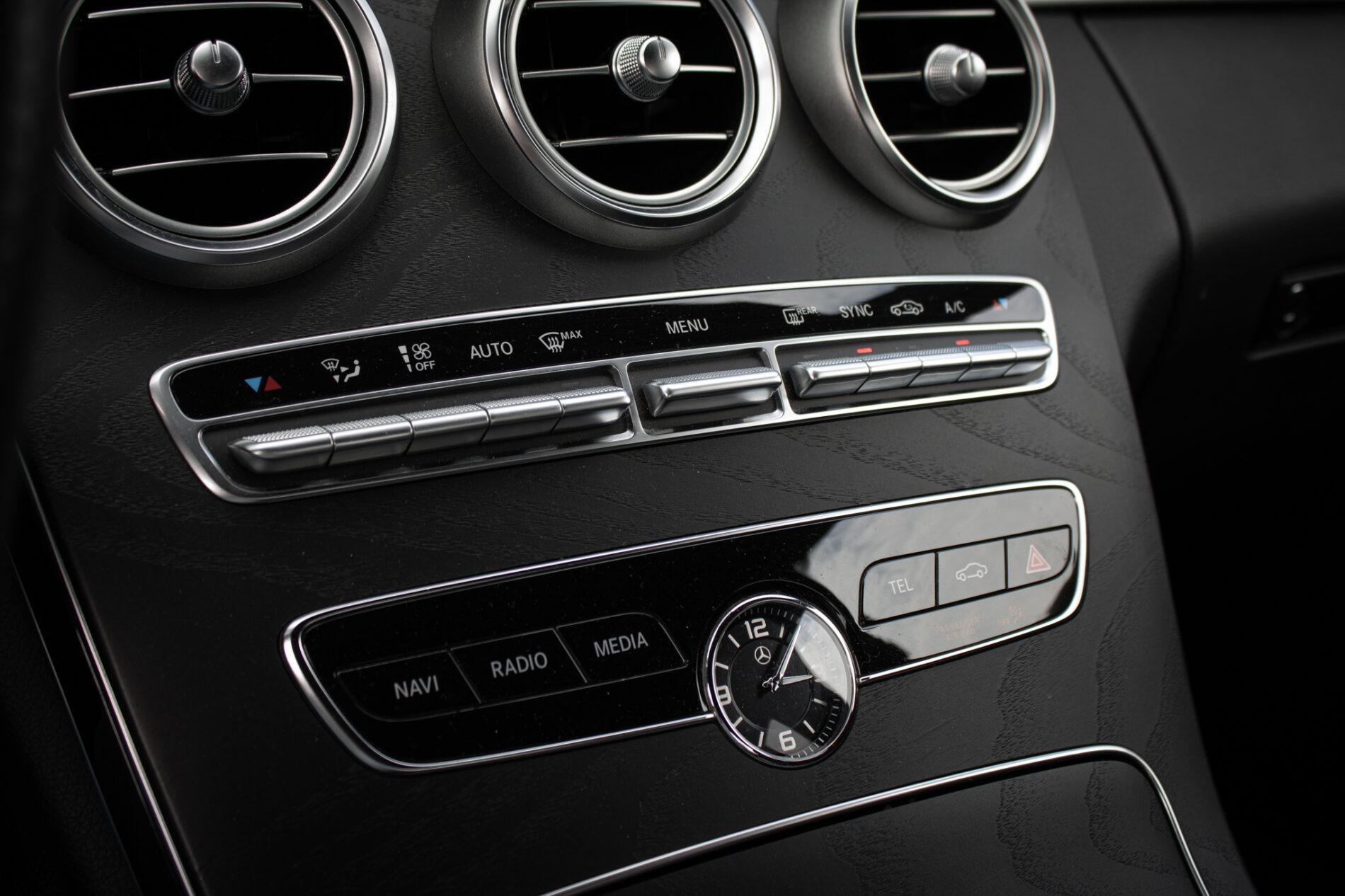 2019 Mercedes-Benz C 43 AMG, čierna sedan, 122 074 km