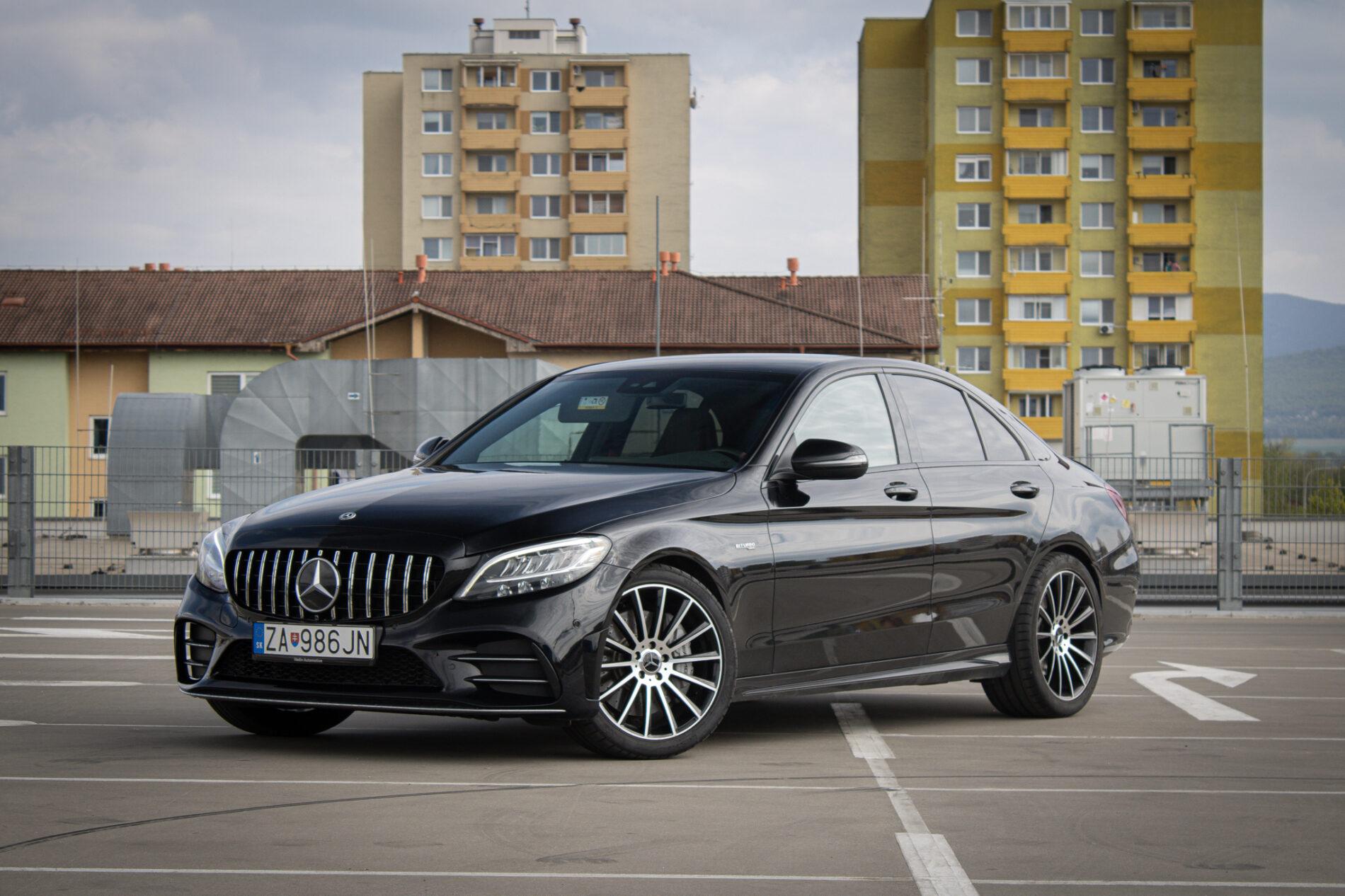 2019 Mercedes-Benz C 43 AMG, čierna sedan, 122 074 km