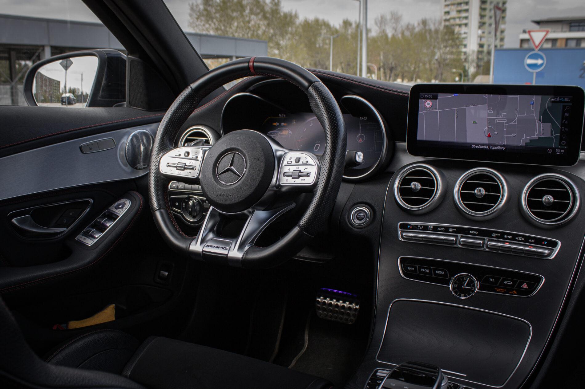 2019 Mercedes-Benz C 43 AMG, čierna sedan, 122 074 km