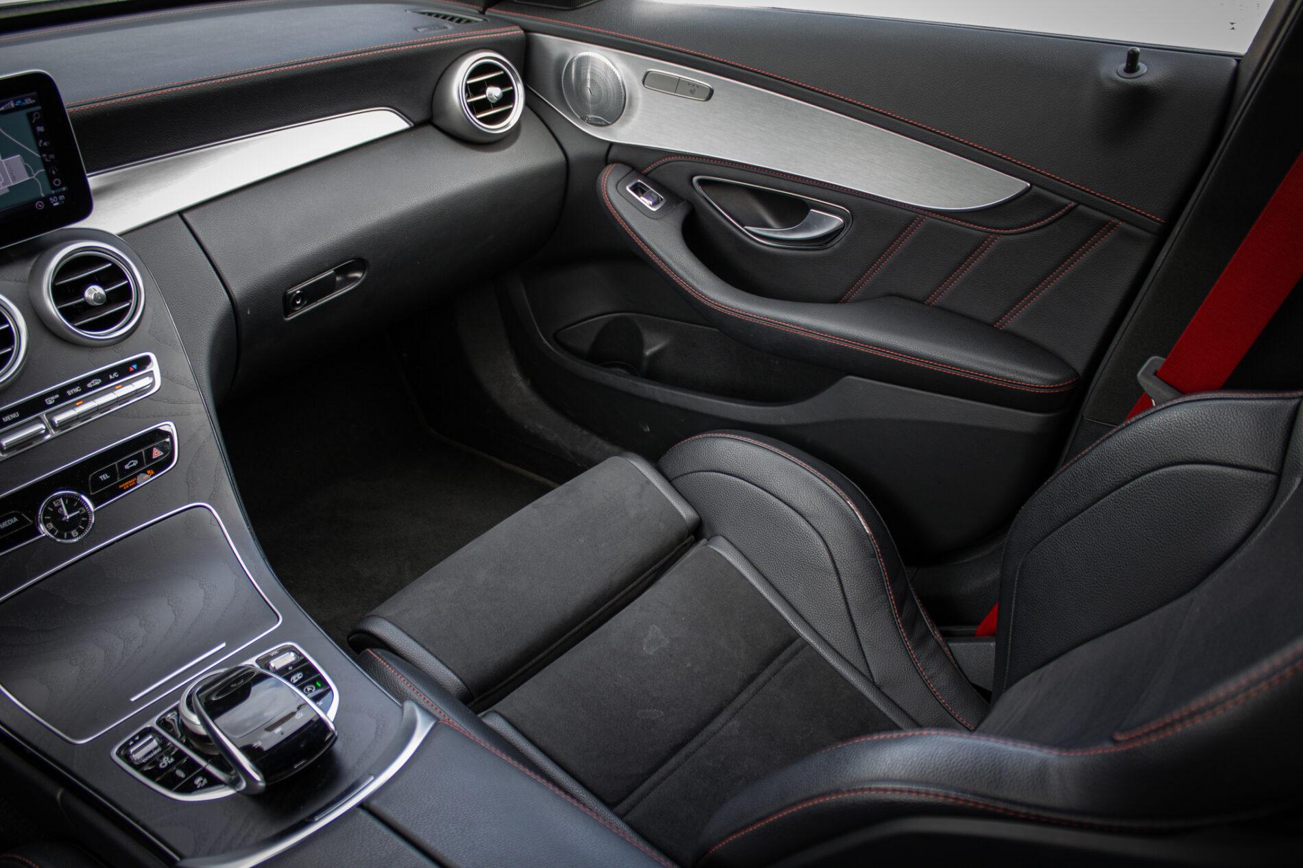 2019 Mercedes-Benz C 43 AMG, čierna sedan, 122 074 km