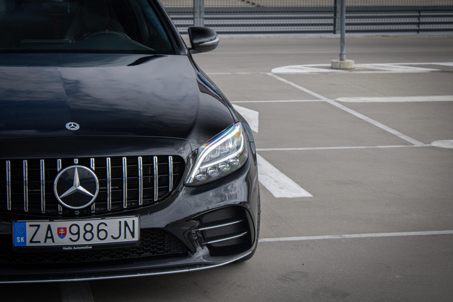 2019 Mercedes-Benz C 43 AMG, čierna sedan, 122 074 km