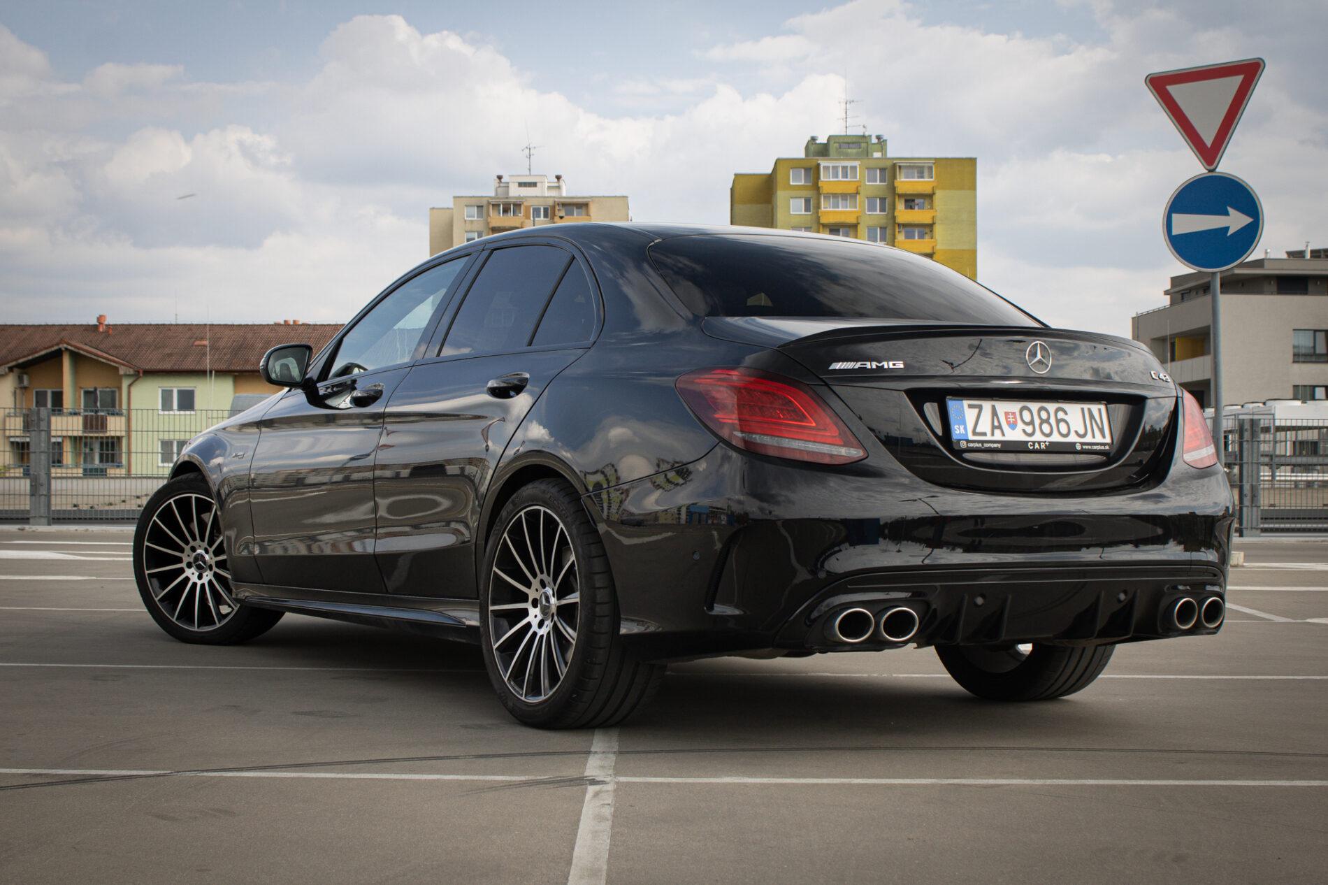 2019 Mercedes-Benz C 43 AMG, čierna sedan, 122 074 km