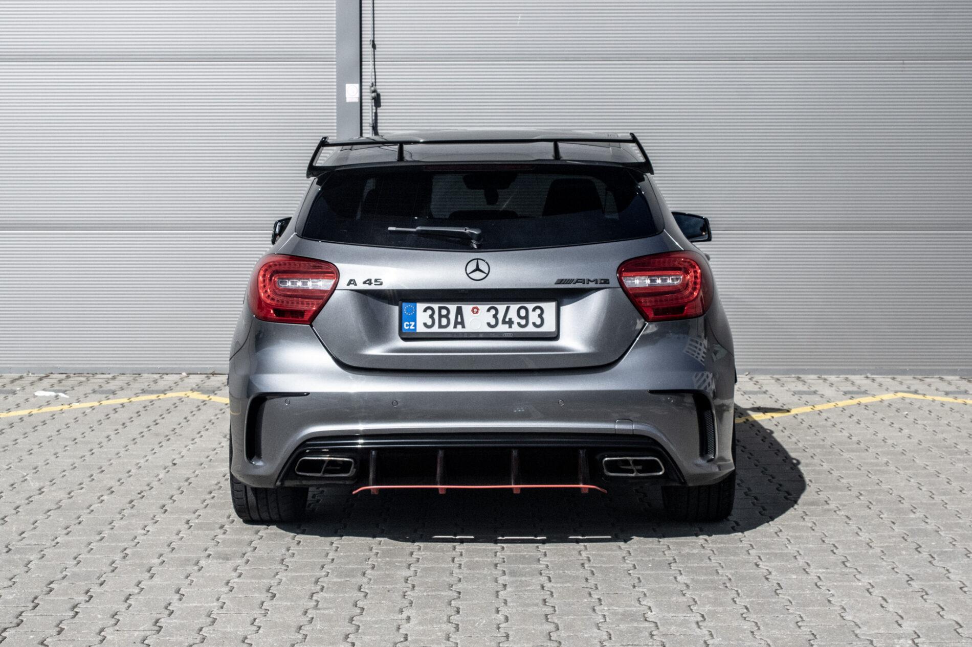 2013 Mercedes-Benz A 45 AMG, sivá hatchback, 199 113 km