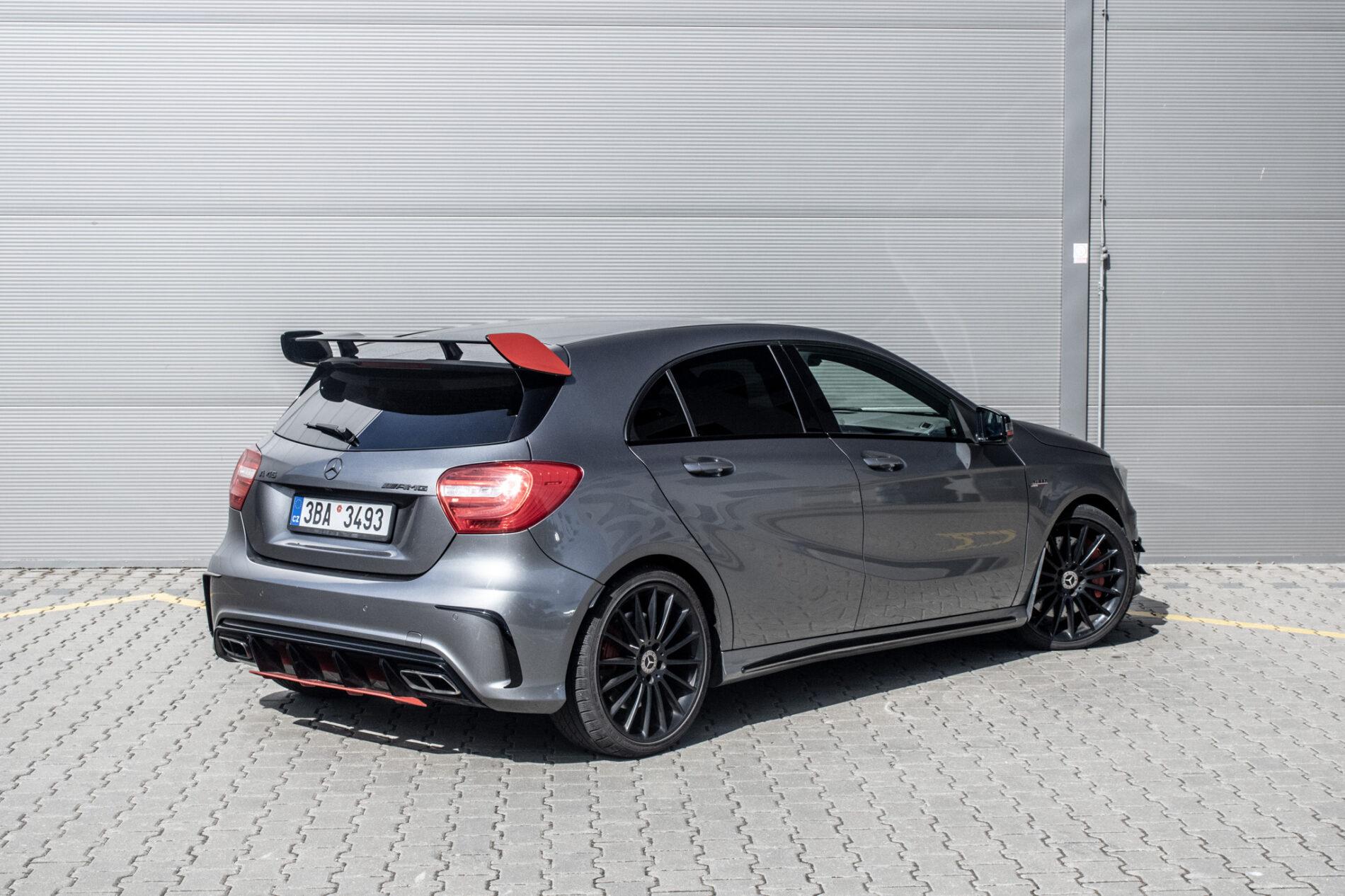 2013 Mercedes-Benz A 45 AMG, sivá hatchback, 199 113 km