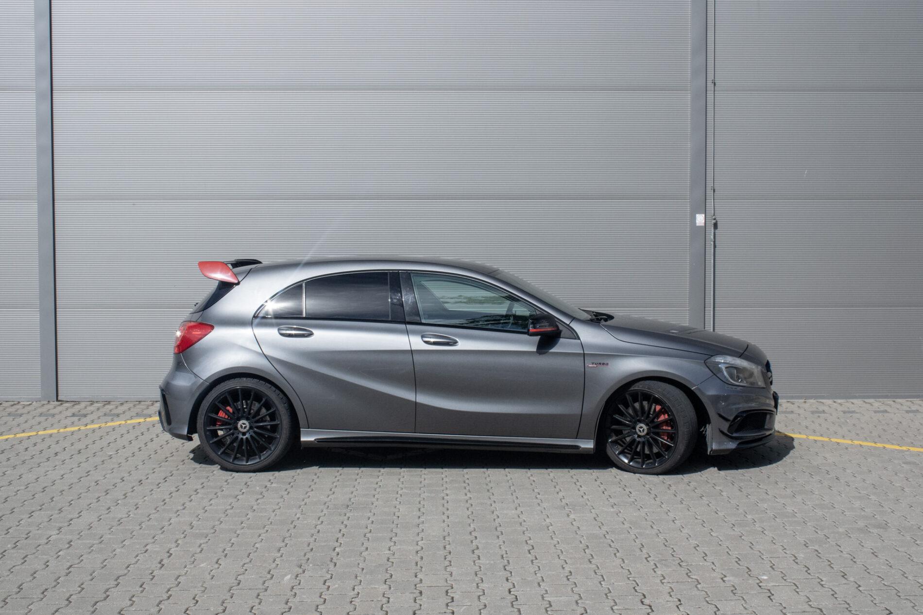 2013 Mercedes-Benz A 45 AMG, sivá hatchback, 199 113 km