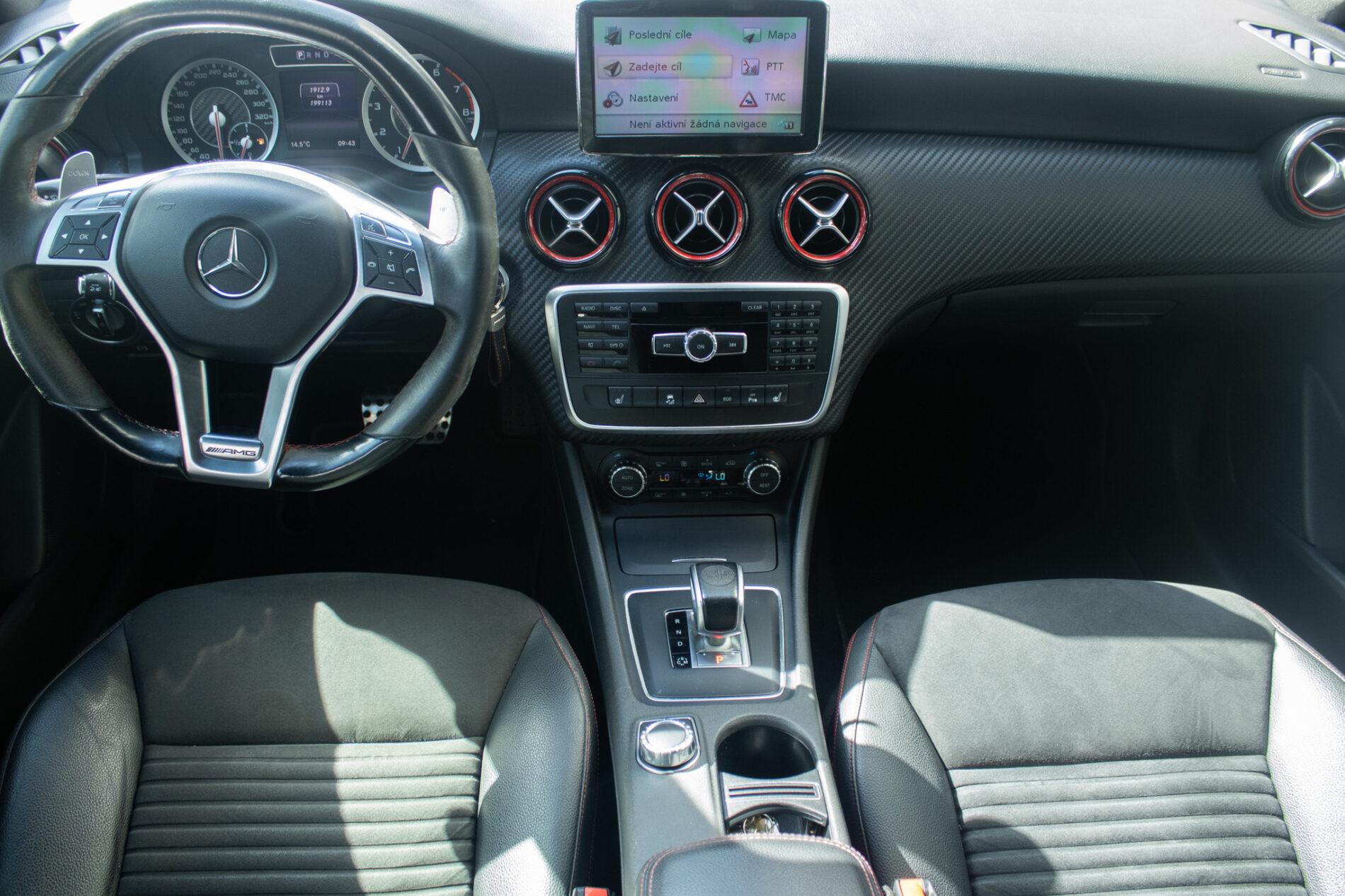 2013 Mercedes-Benz A 45 AMG, sivá hatchback, 199 113 km