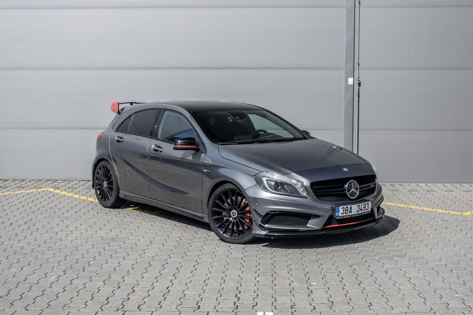 2013 Mercedes-Benz A 45 AMG, sivá hatchback, 199 113 km