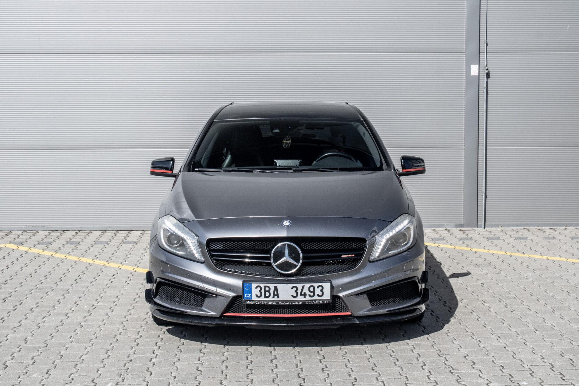 2013 Mercedes-Benz A 45 AMG, sivá hatchback, 199 113 km