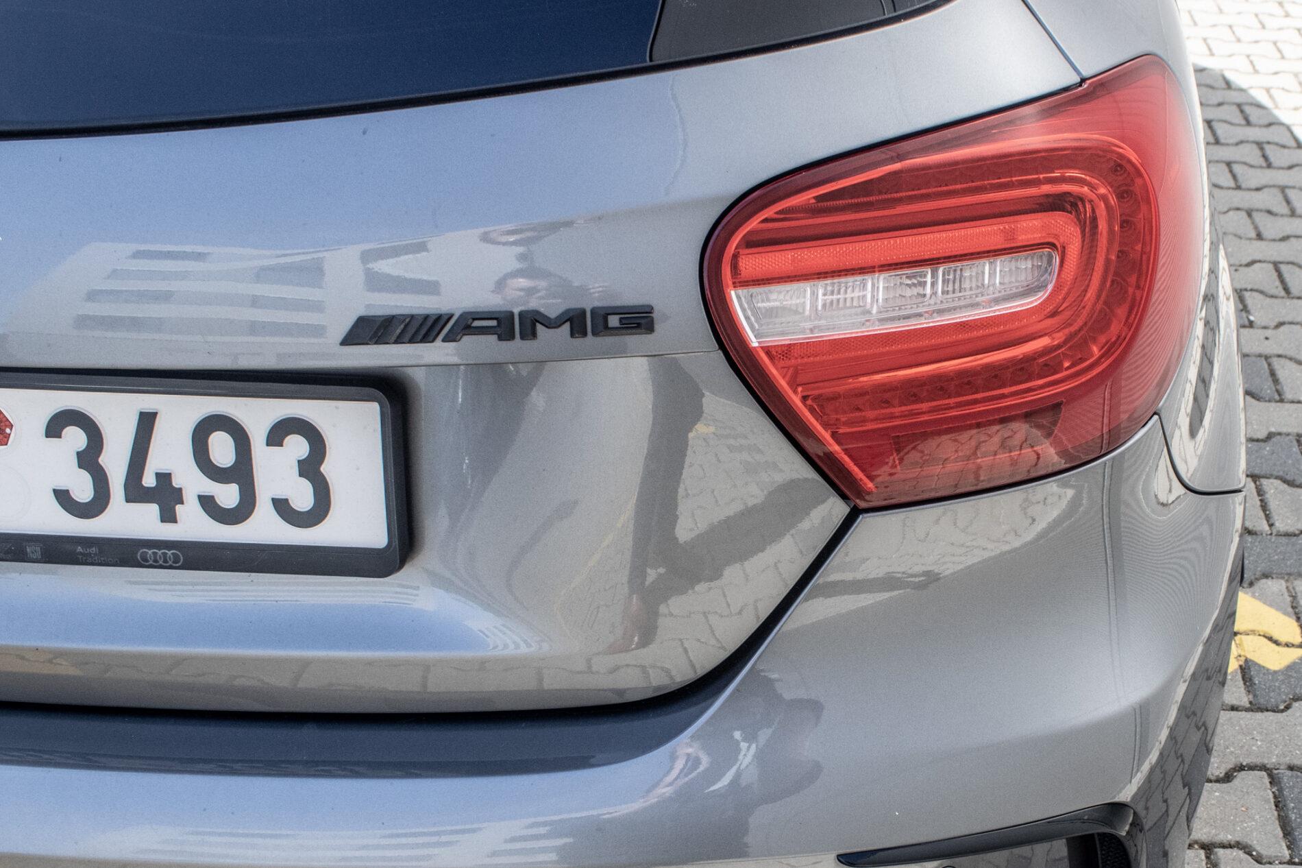 2013 Mercedes-Benz A 45 AMG, sivá hatchback, 199 113 km