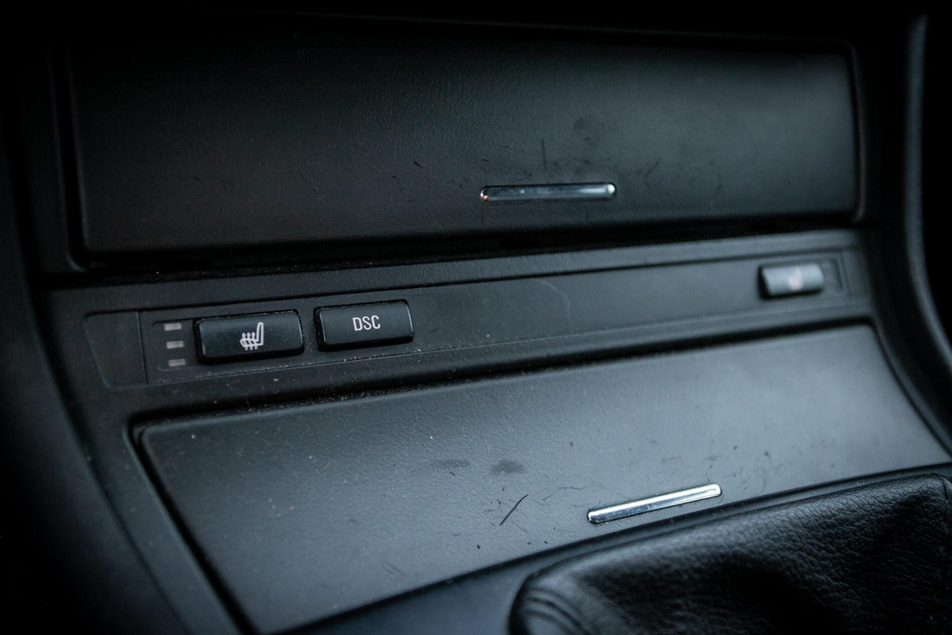 2003 BMW 325i, sivá sedan, 239 146 km