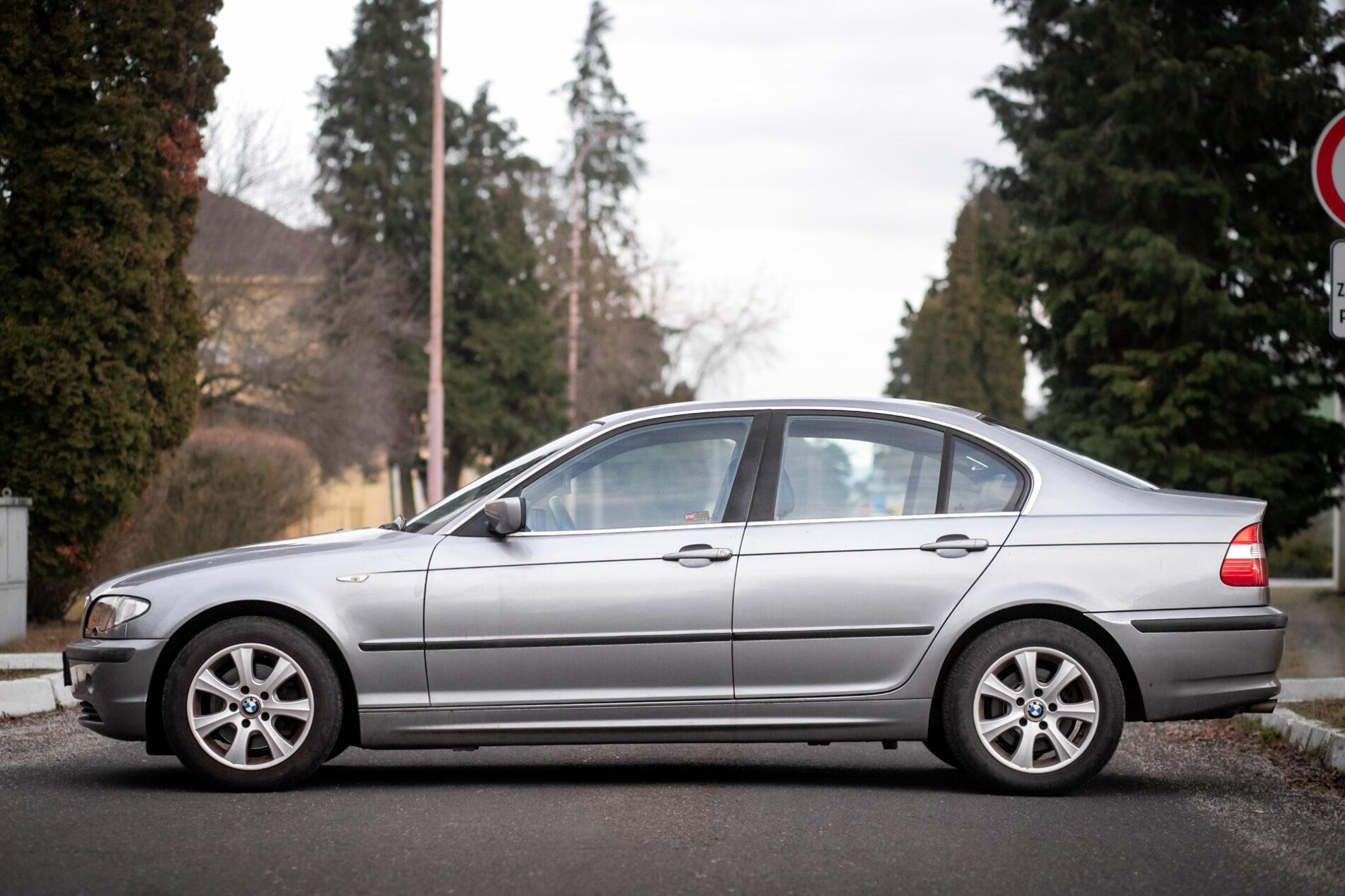 2003 BMW 325i, sivá sedan, 239 146 km