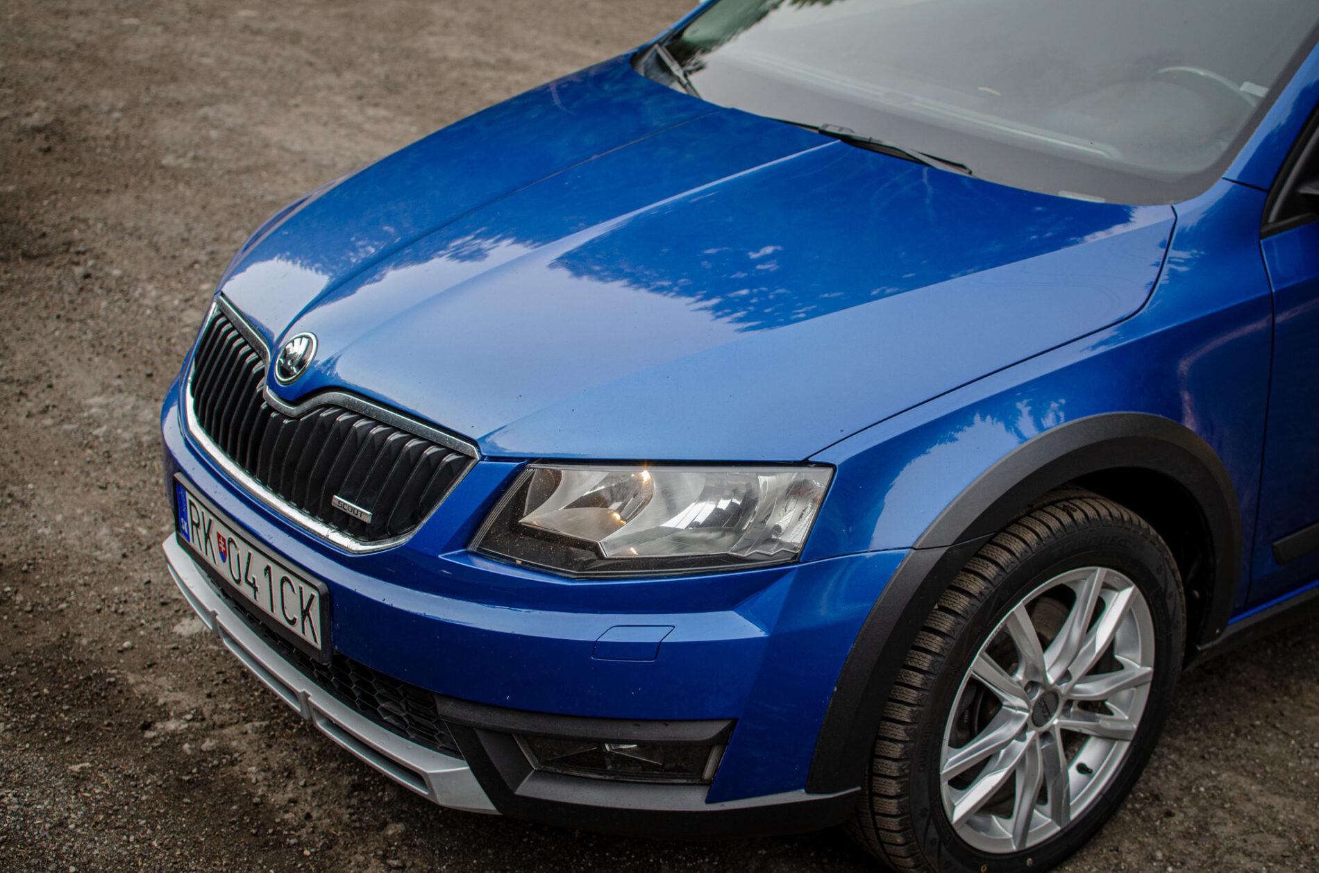 2015 Skoda Octavia RS, modrá kombi, 284 138 km