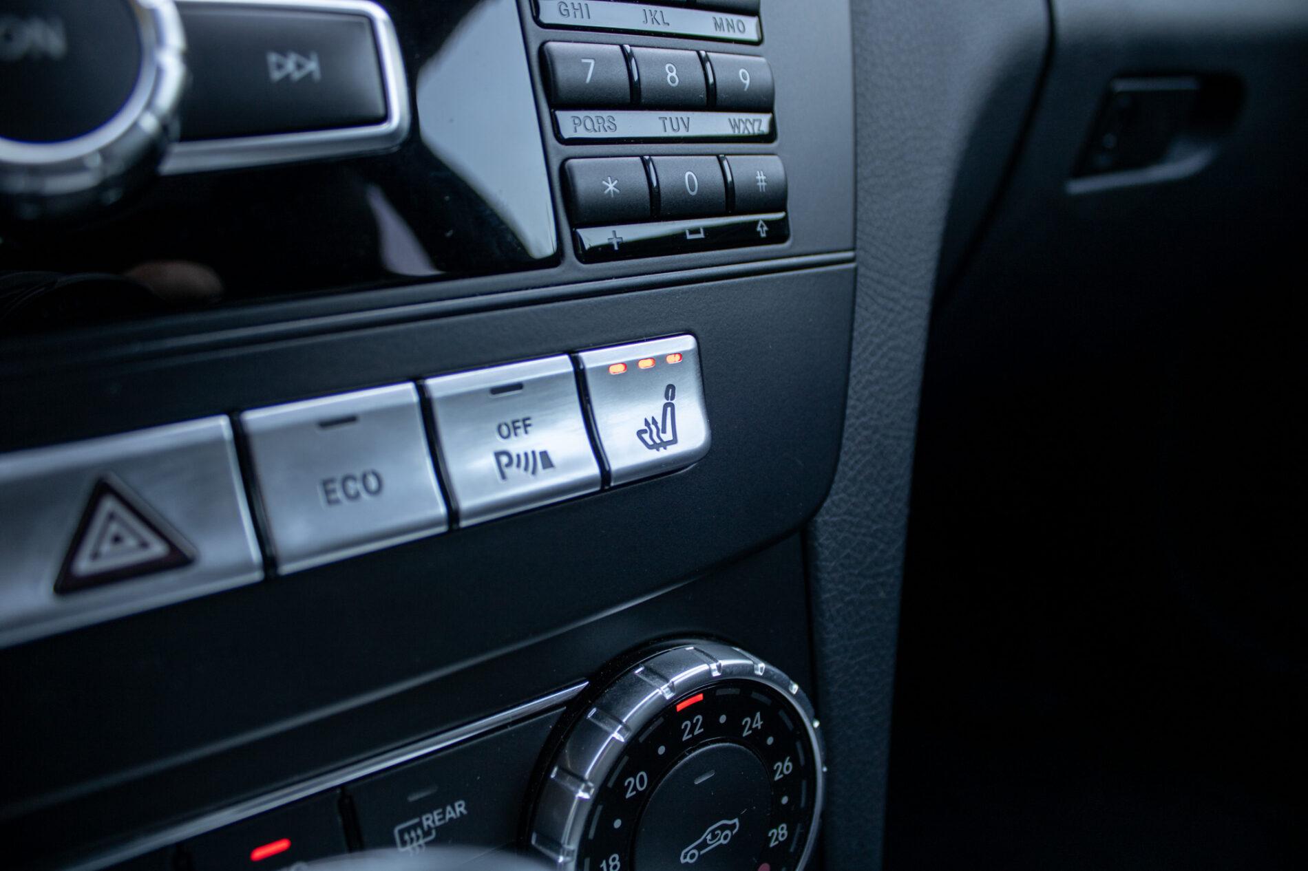 2014 Mercedes-Benz C 250d, strieborná kupé, 136 613 km