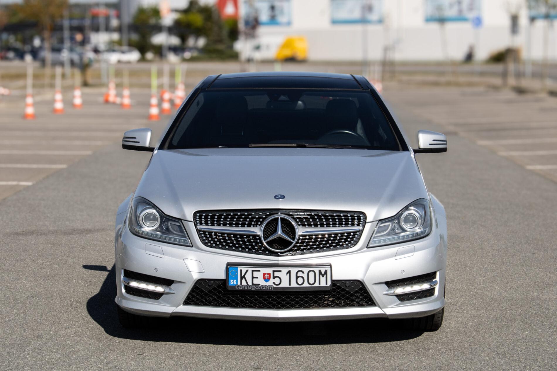 2014 Mercedes-Benz C 250d, strieborná kupé, 136 613 km