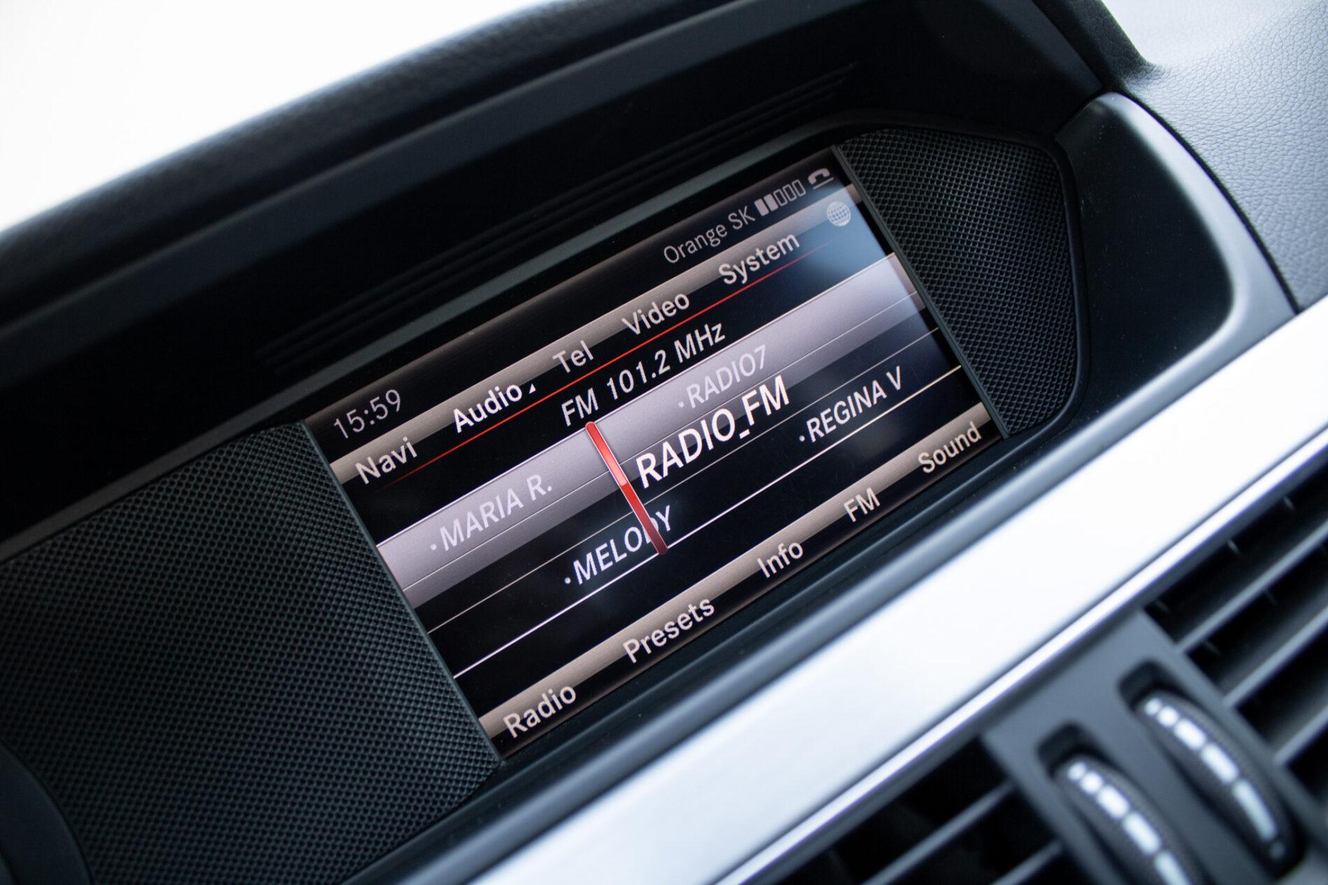 2014 Mercedes-Benz C 250d, strieborná kupé, 136 613 km