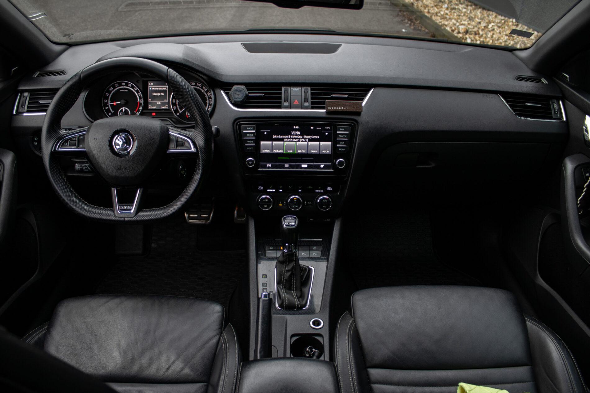 2015 Skoda Octavia RS, čierna kombi, 312 500 km