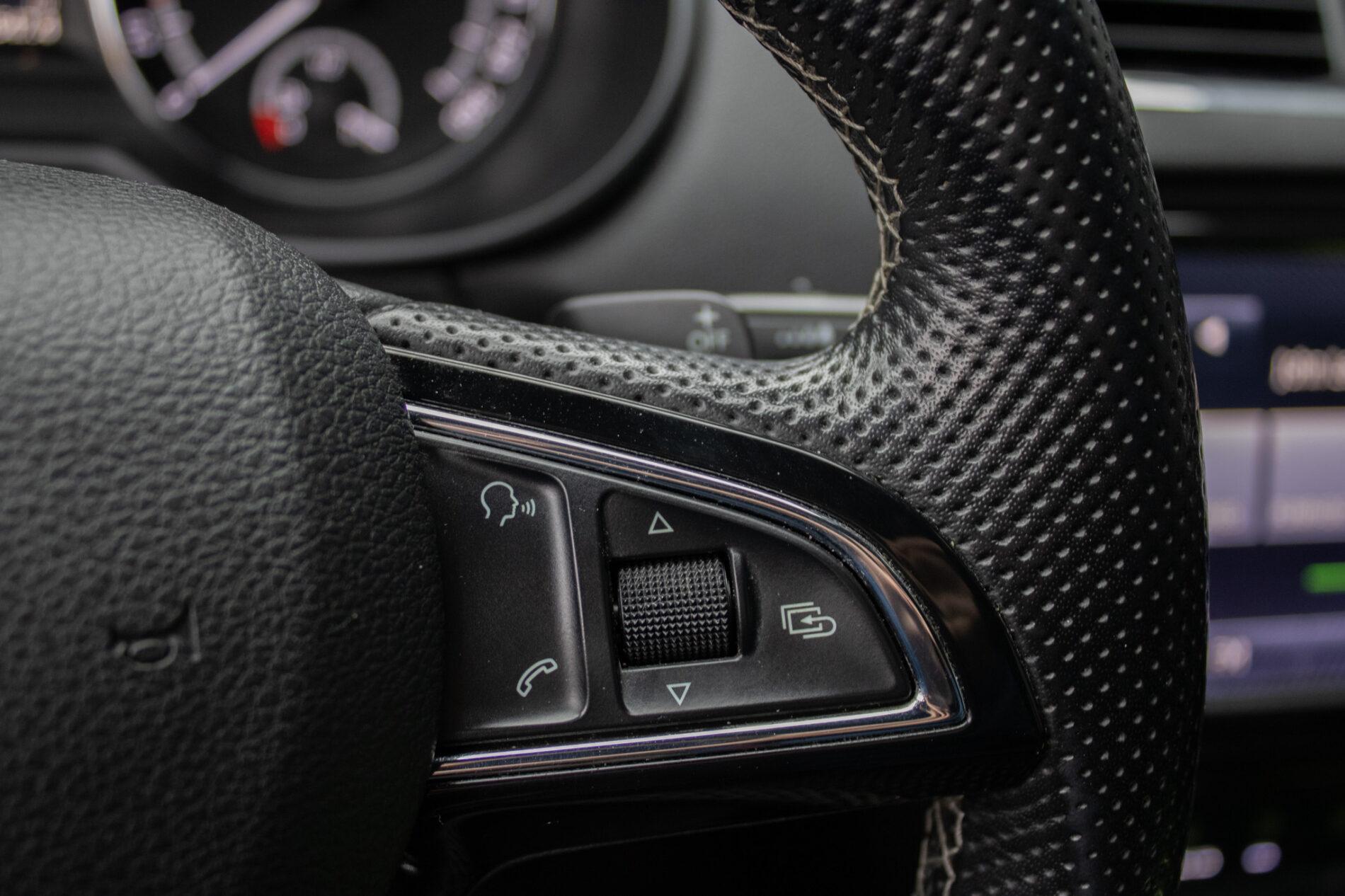 2015 Skoda Octavia RS, čierna kombi, 312 500 km