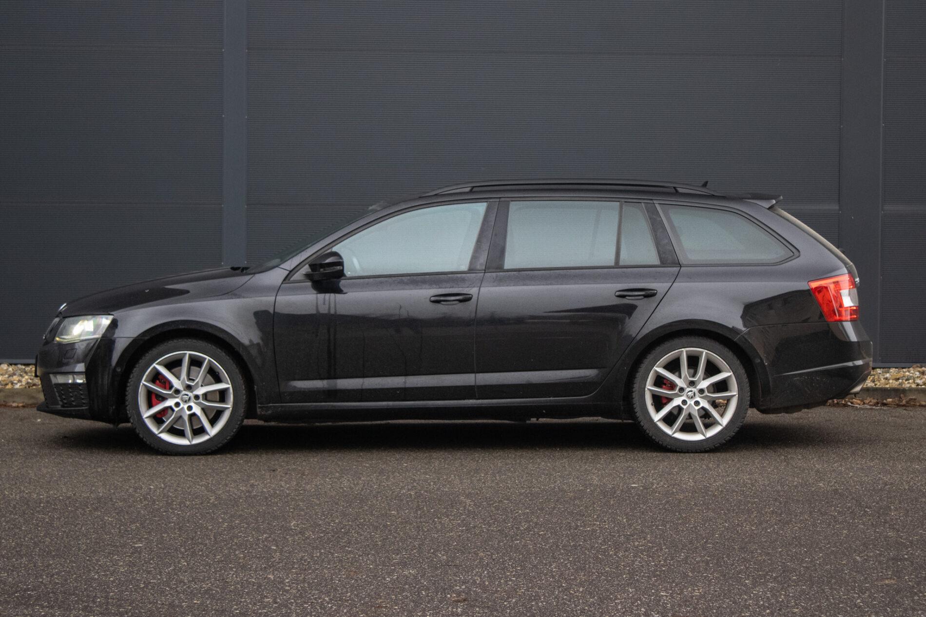 2015 Skoda Octavia RS, čierna kombi, 312 500 km