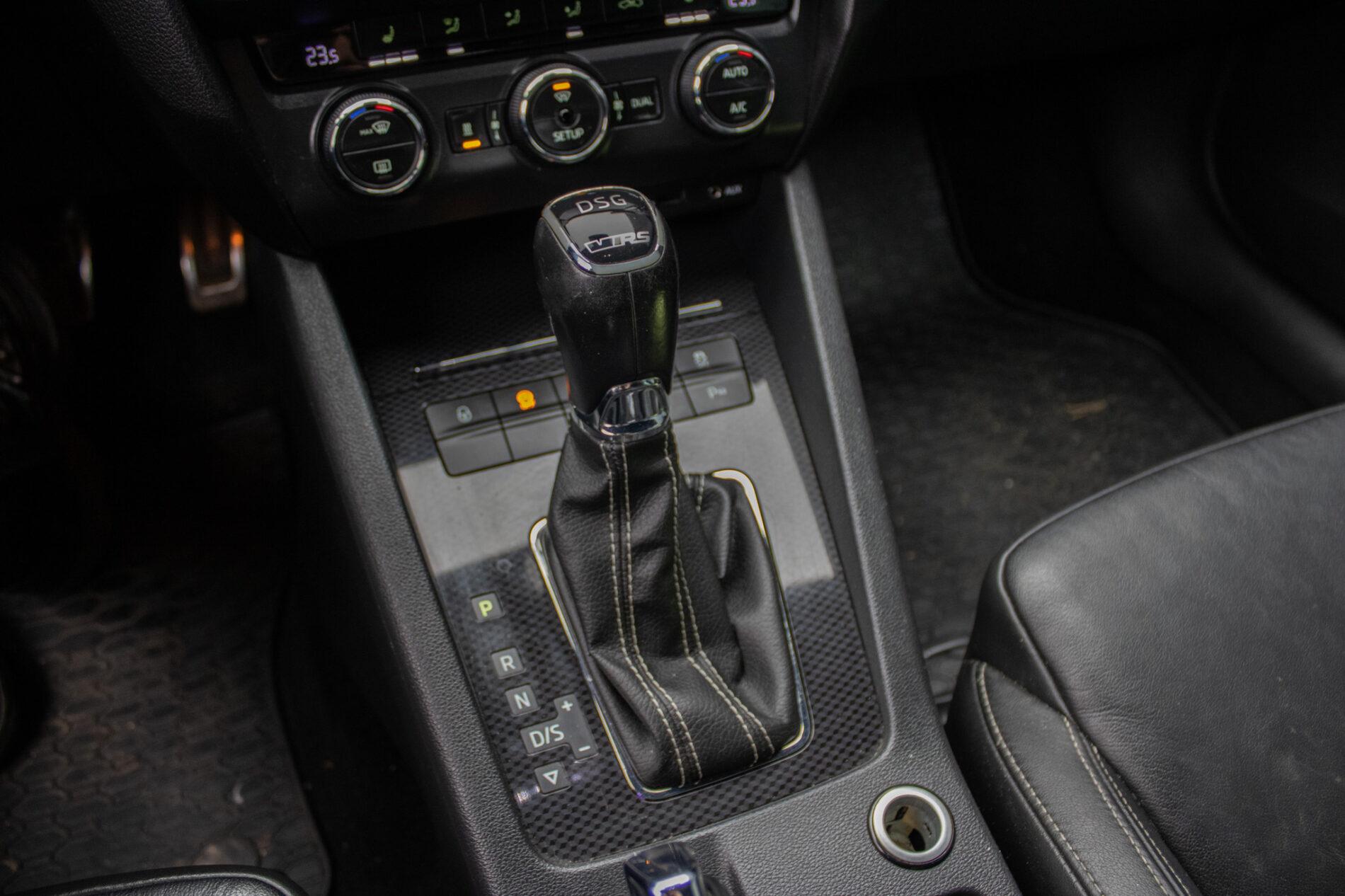 2015 Skoda Octavia RS, čierna kombi, 312 500 km