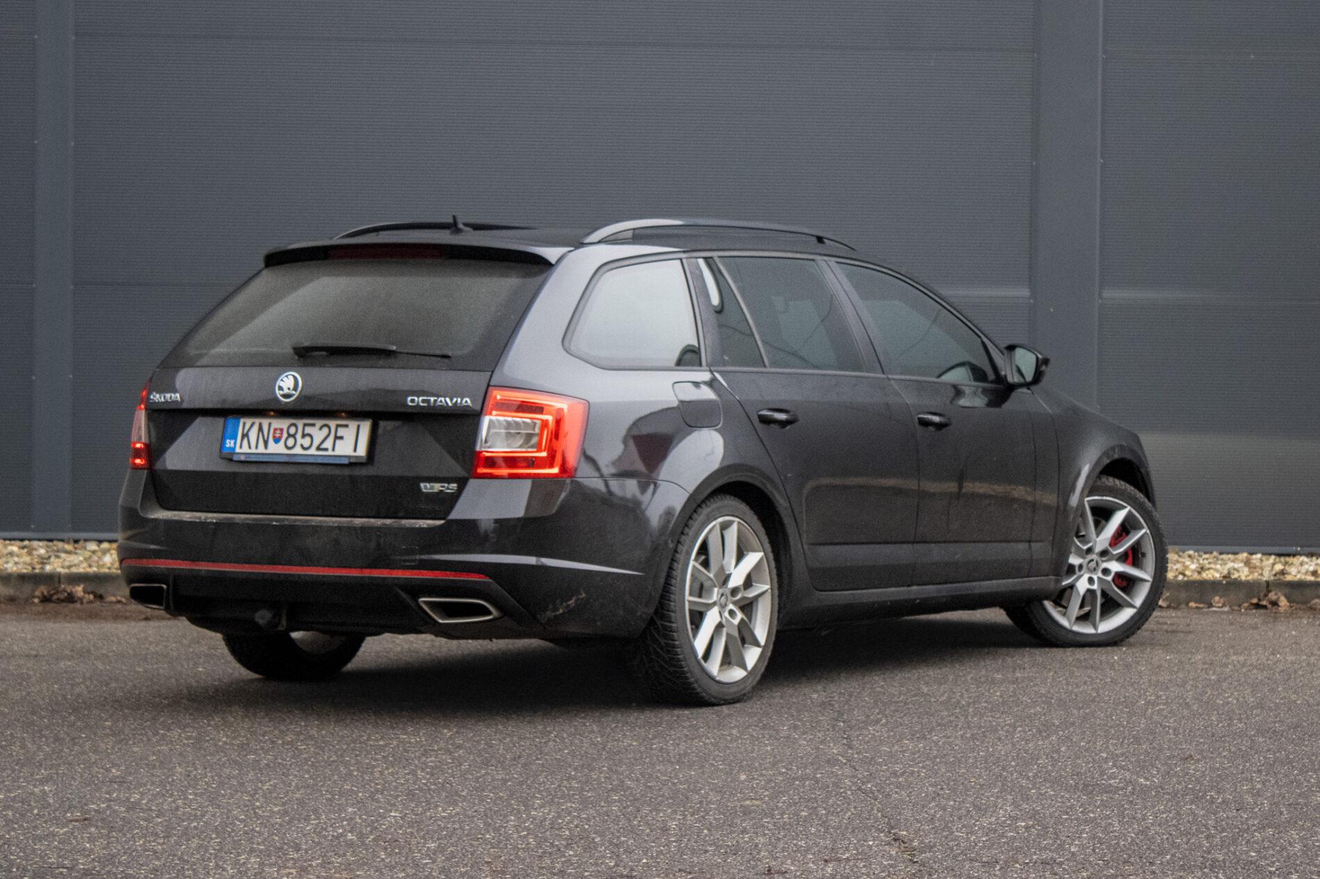 2015 Skoda Octavia RS, čierna kombi, 312 500 km