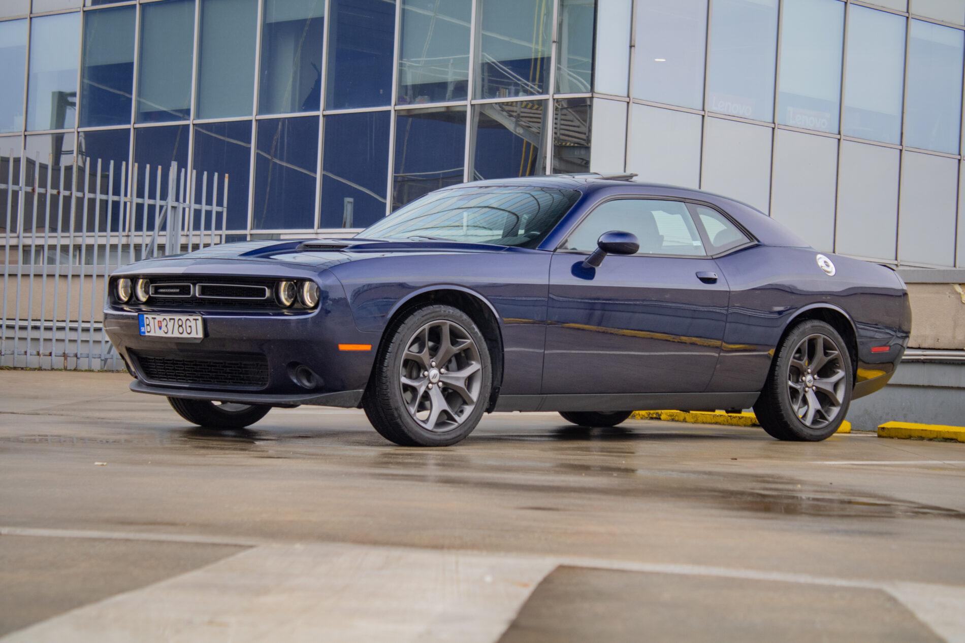 2015 Dodge Challenger, modrá kupé, 130 665 km