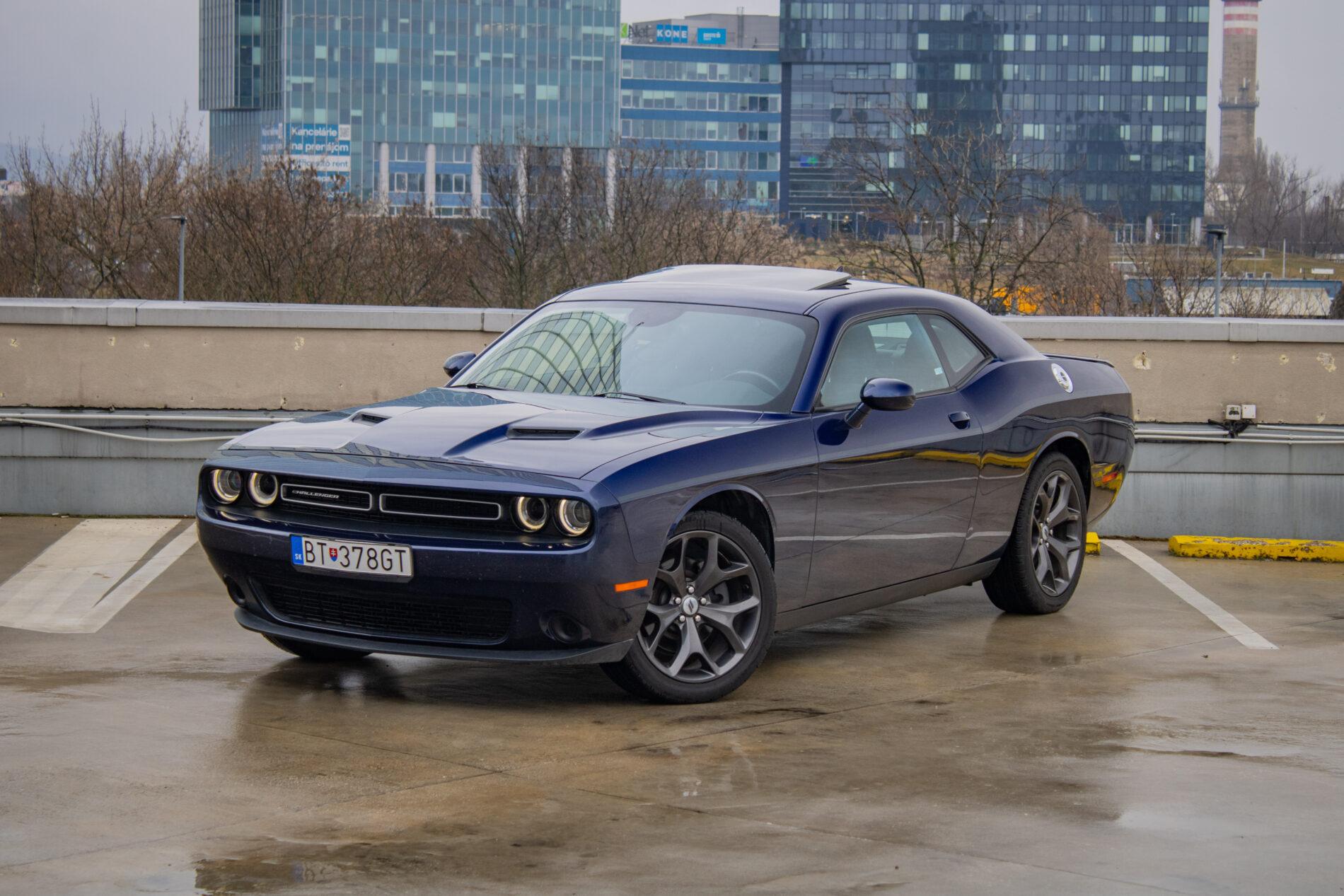 2015 Dodge Challenger, modrá kupé, 130 665 km