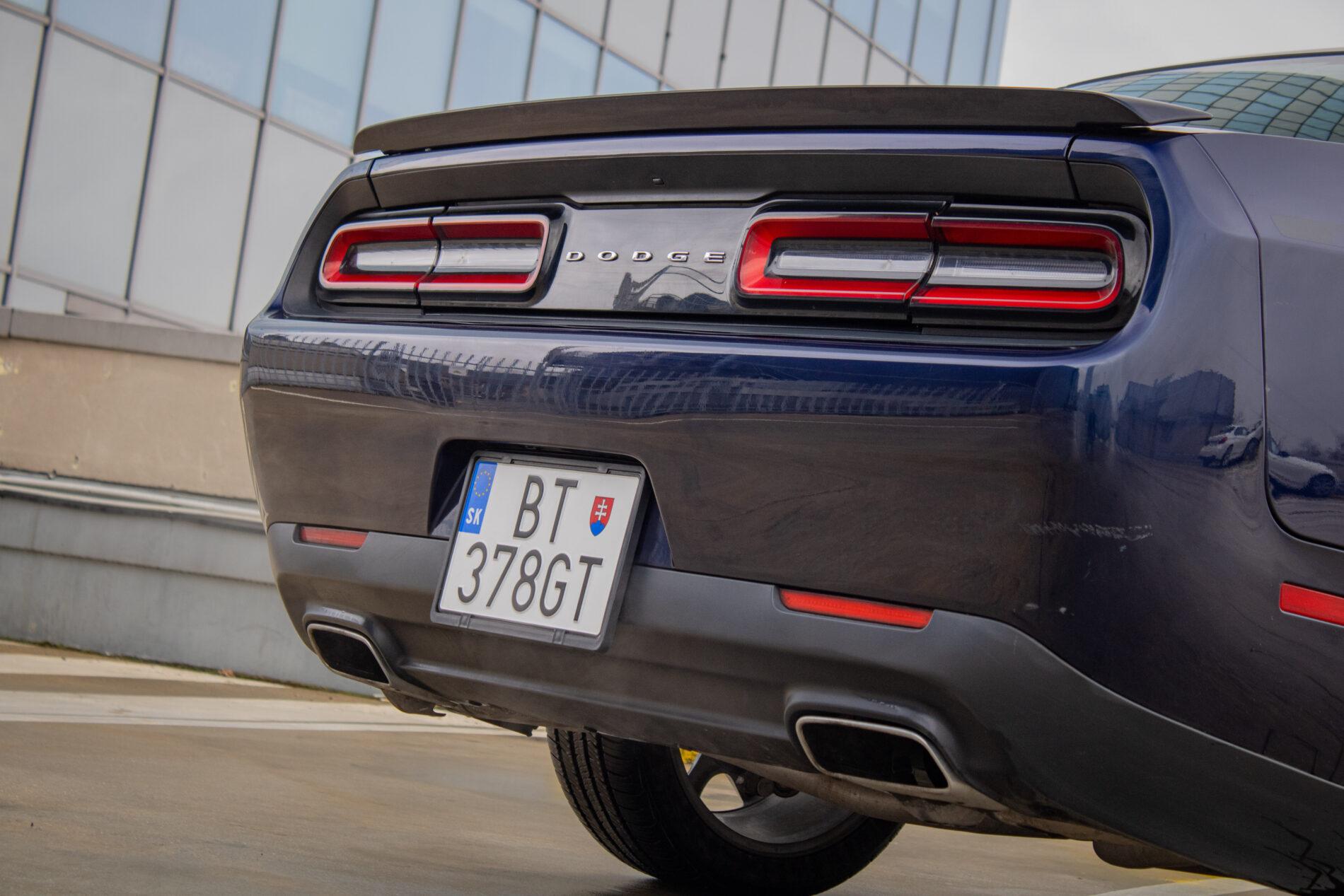 2015 Dodge Challenger, modrá kupé, 130 665 km