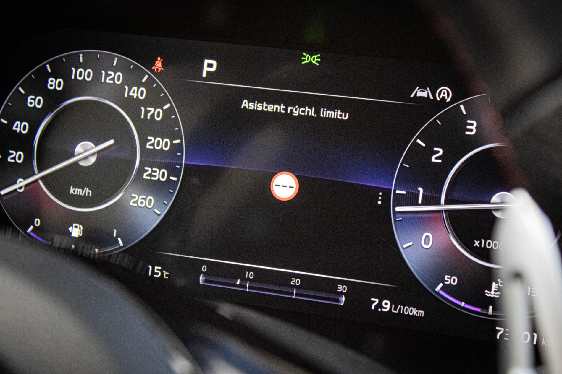 2023 Kia ProCeed GT, oranžová hatchback, 73 801 km