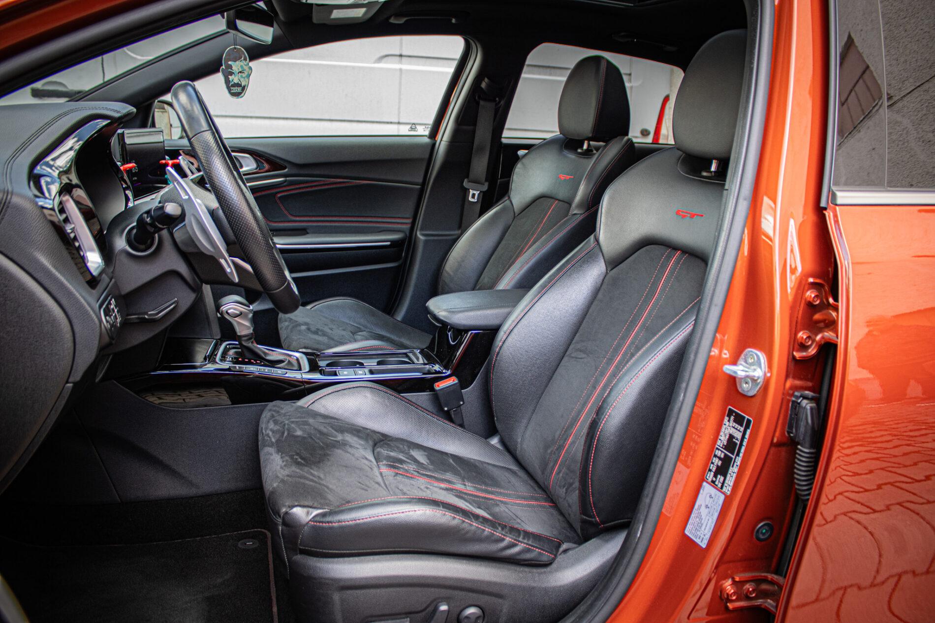 2023 Kia ProCeed GT, oranžová hatchback, 73 801 km