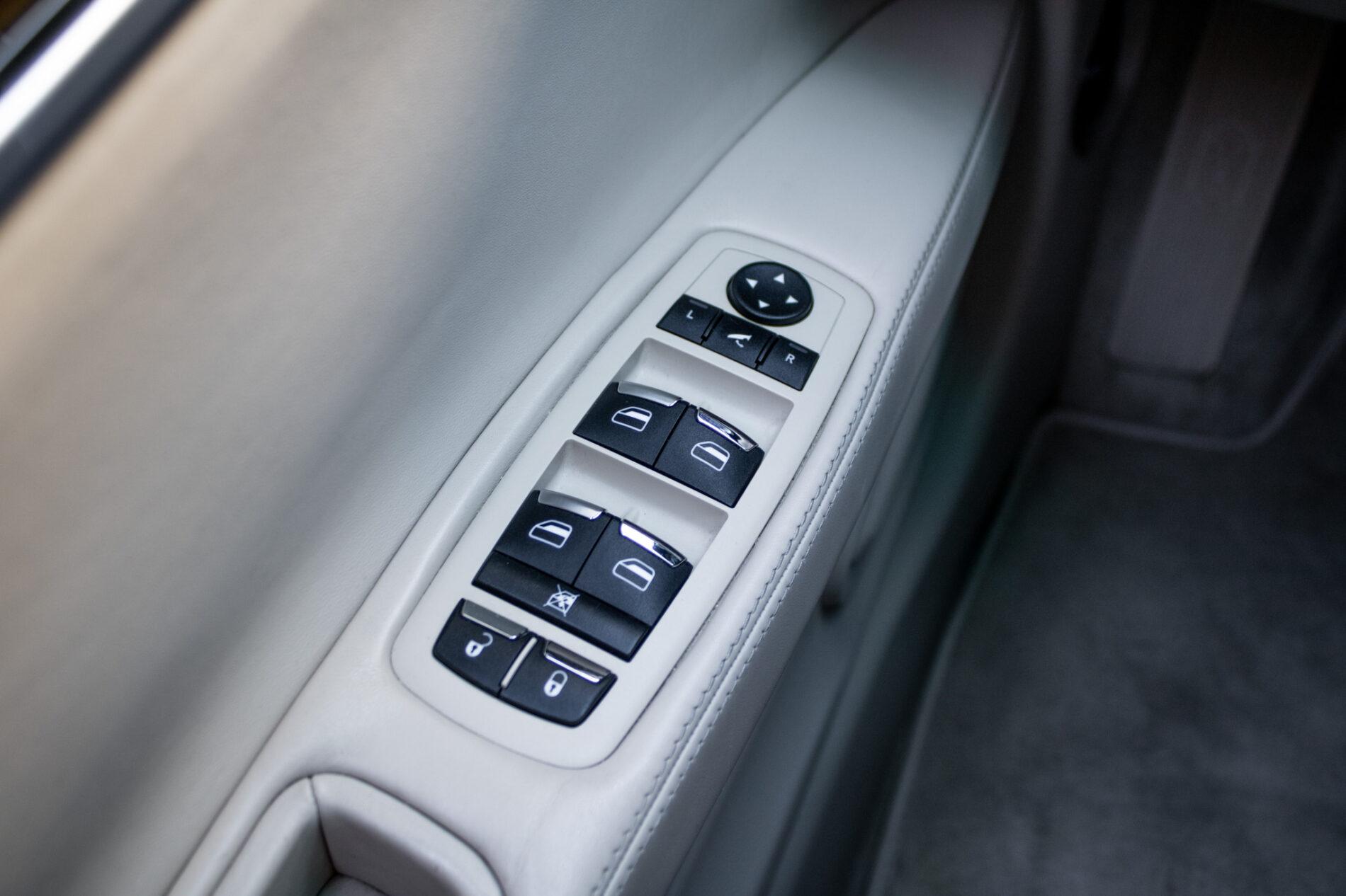 2015 Maserati Ghibli, červená sedan, 108 508 km