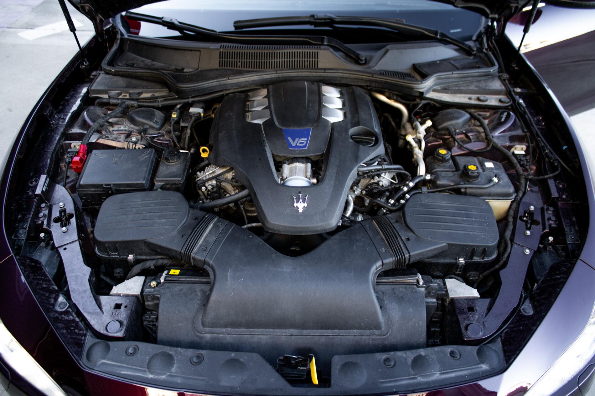 2015 Maserati Ghibli, červená sedan, 108 508 km