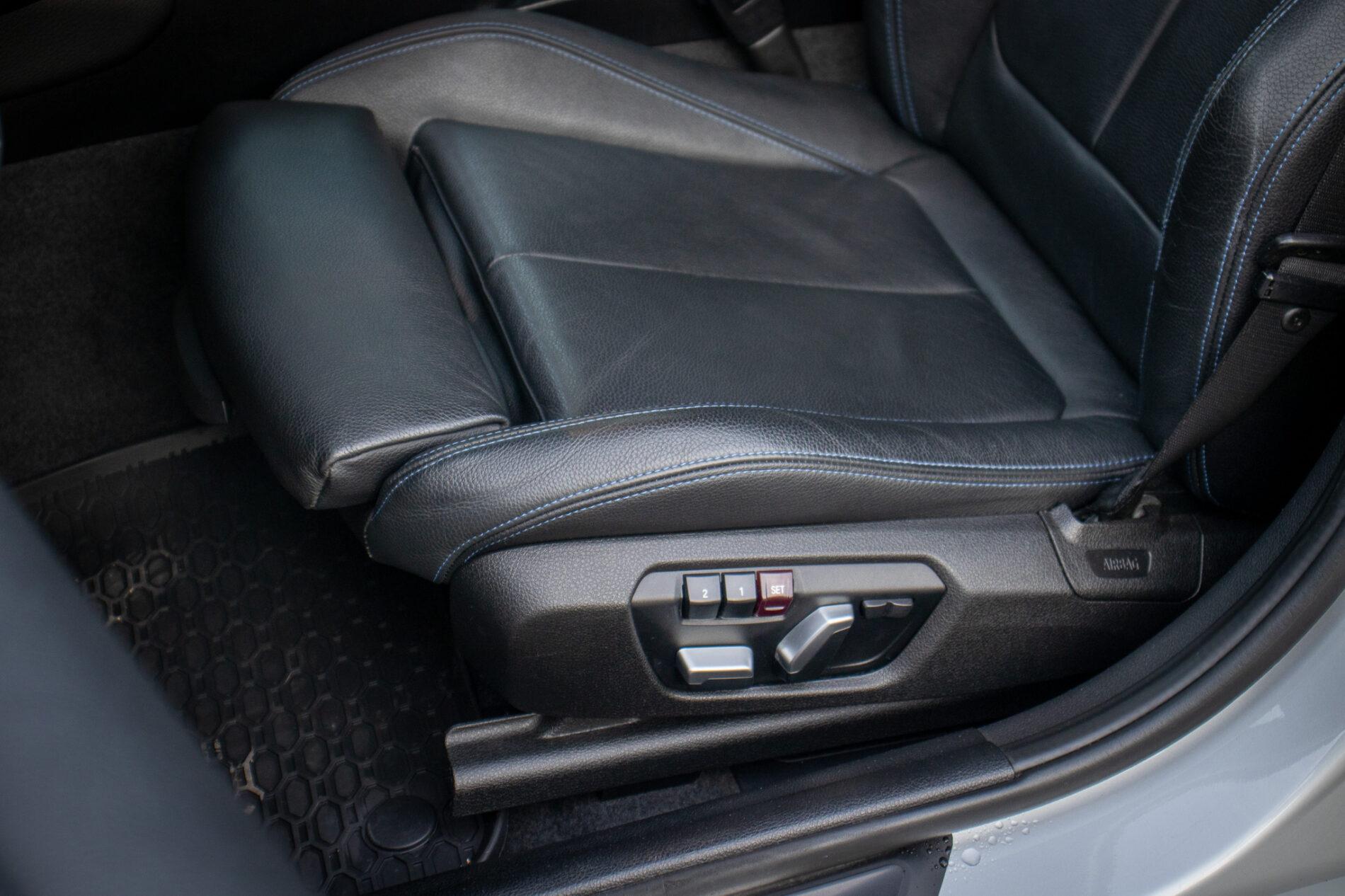 2017 BMW M140i, strieborná hatchback, 195 054 km
