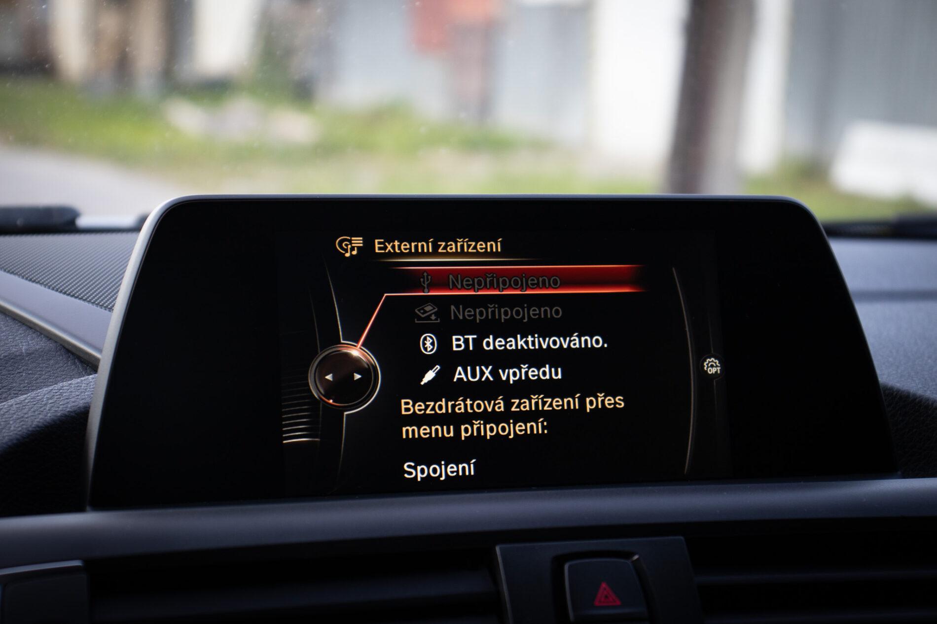 2017 BMW M140i, strieborná hatchback, 195 054 km