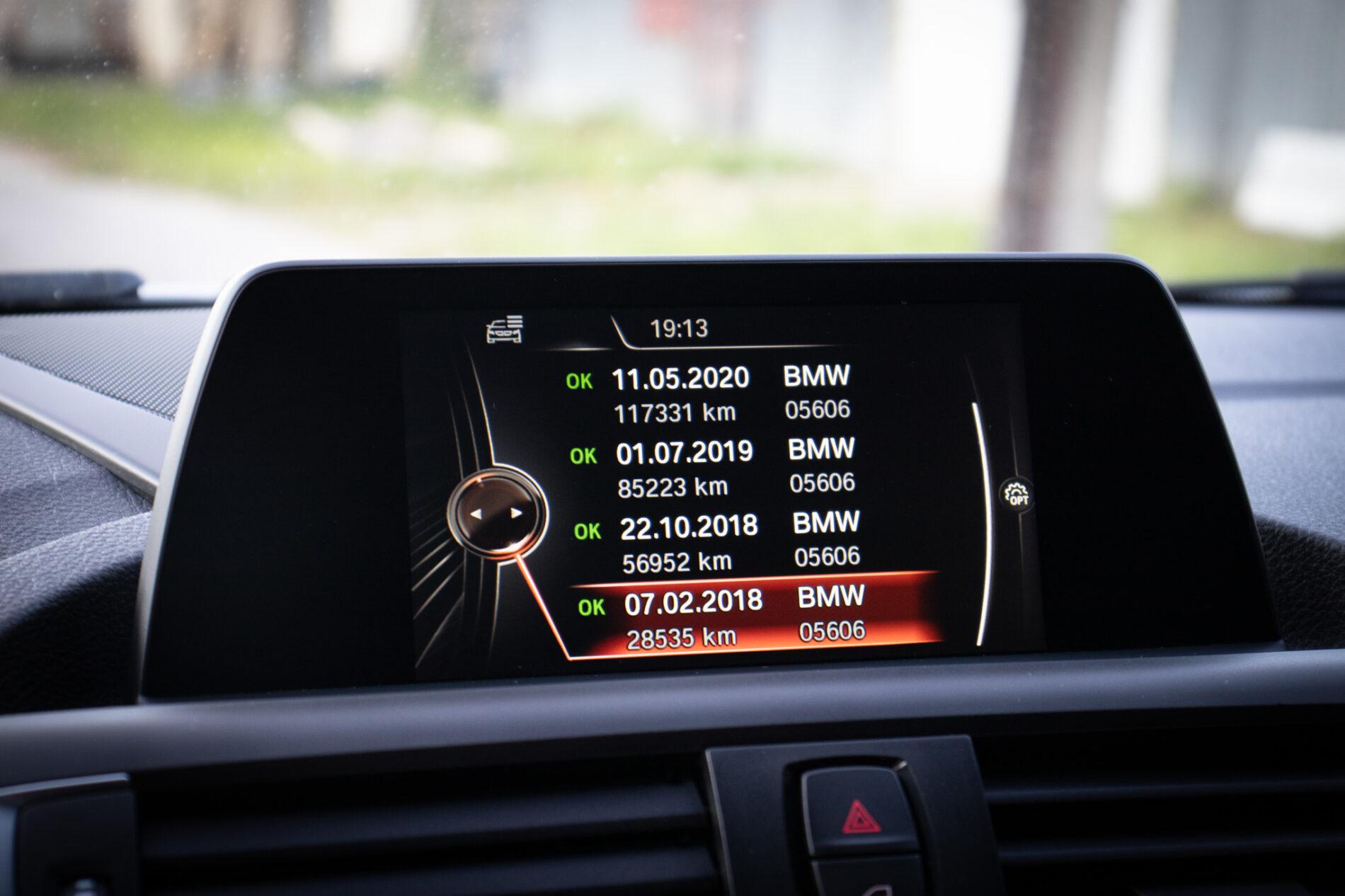 2017 BMW M140i, strieborná hatchback, 195 054 km